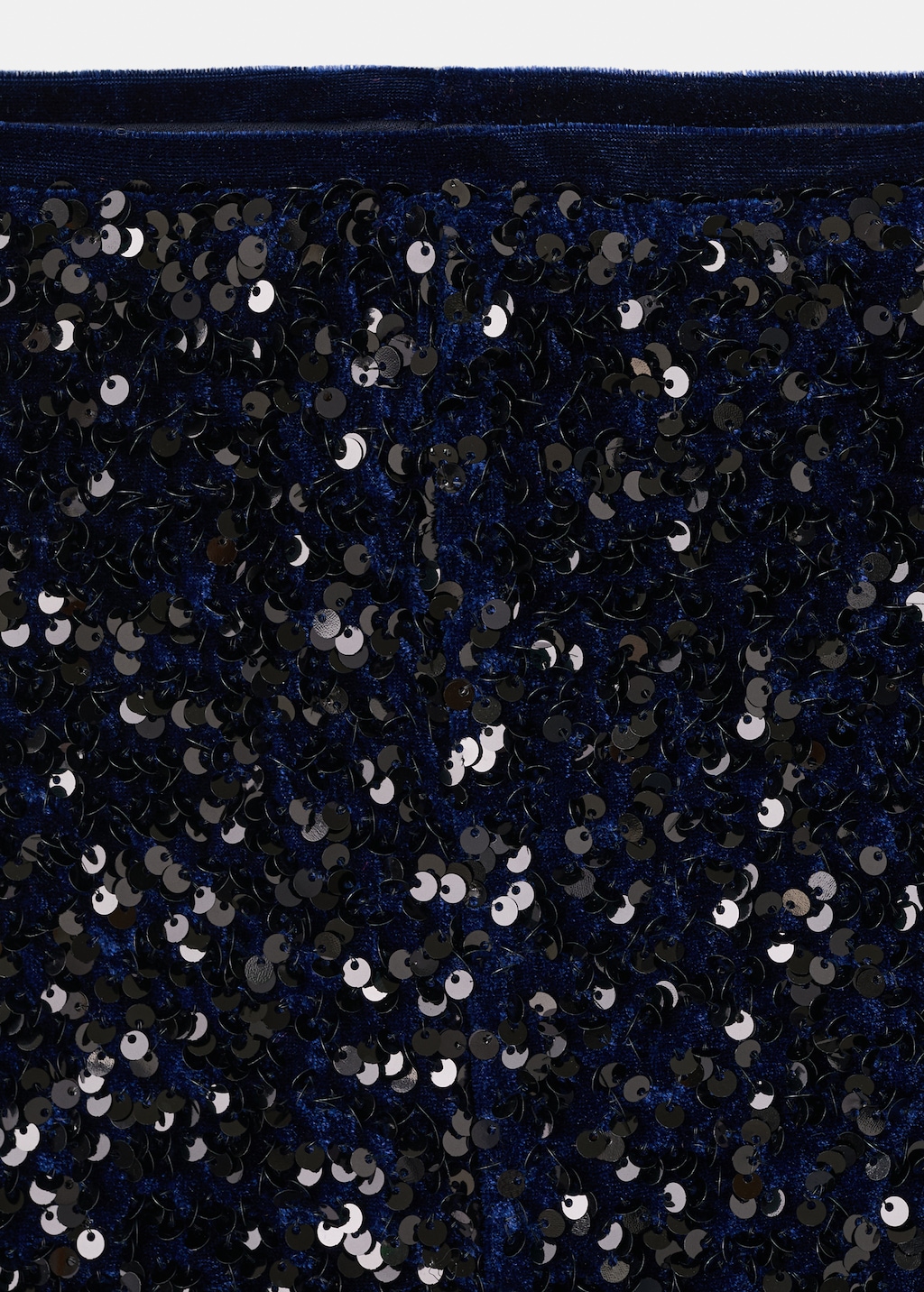 Velvet shorts with sequins