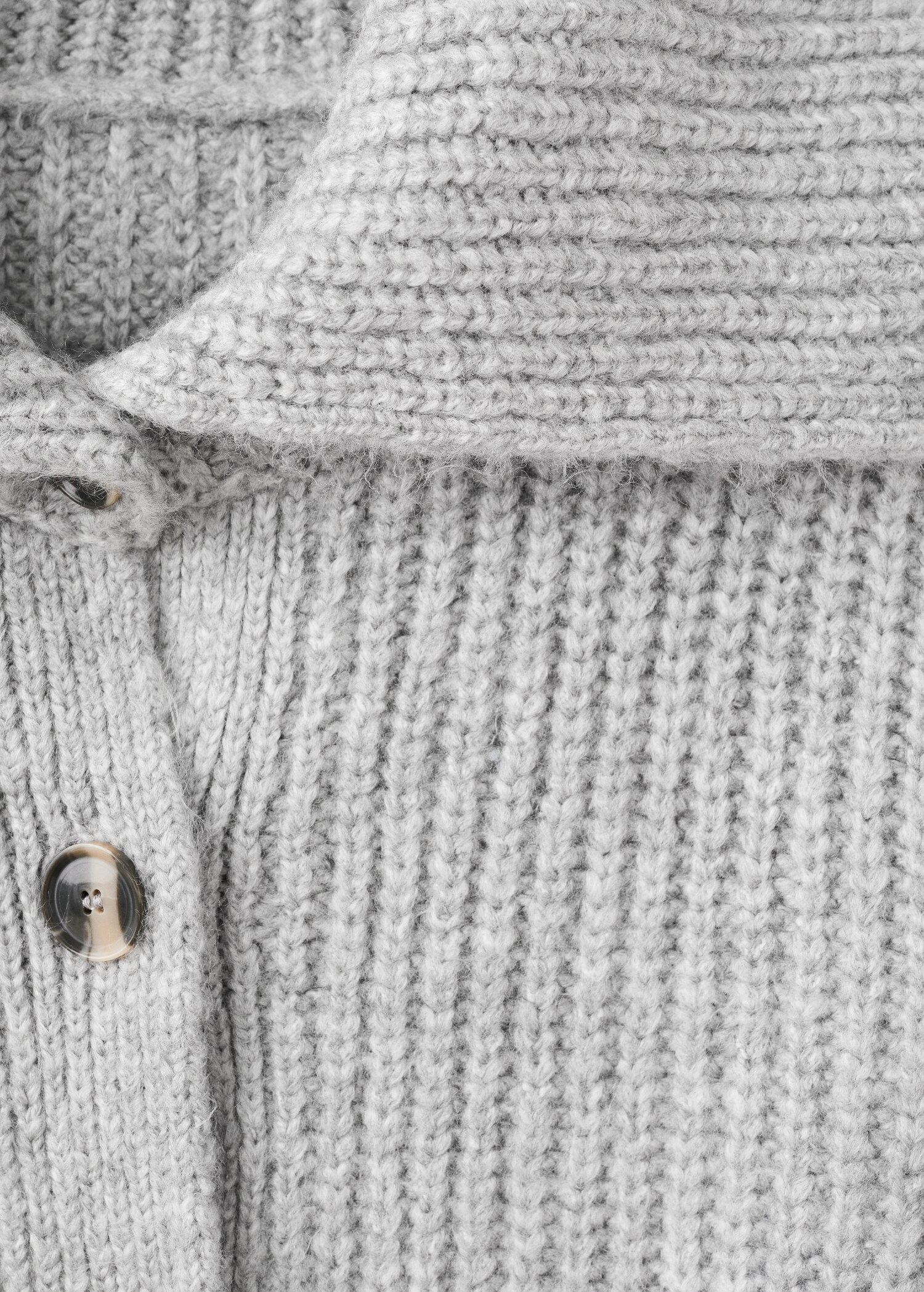 Strickjacke mit Umschlagkragen - Detail des Artikels 8