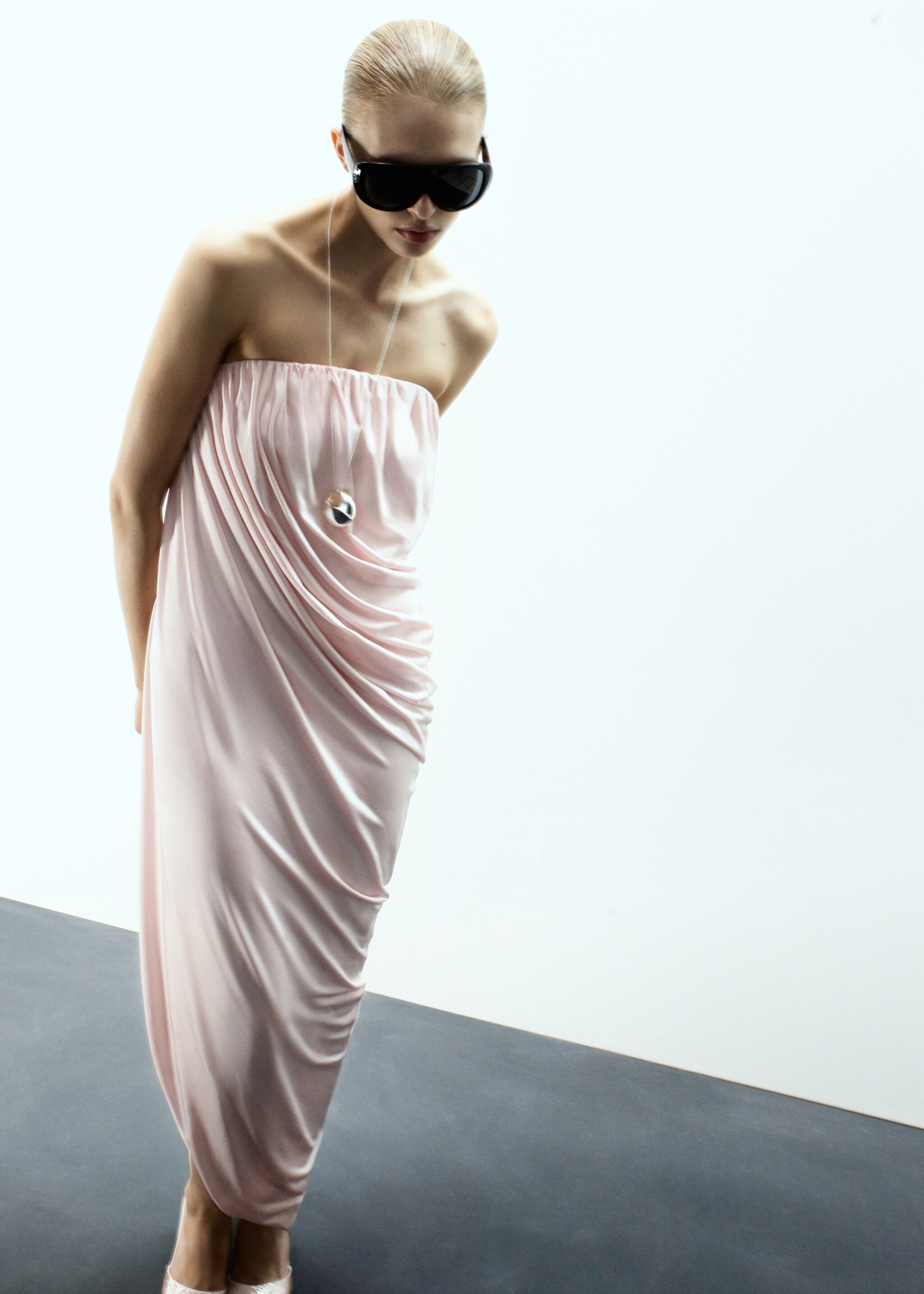 Draped asymmetrical bandeau dress - Medium plane, Pastel Pink. Ref: 17099119-00.