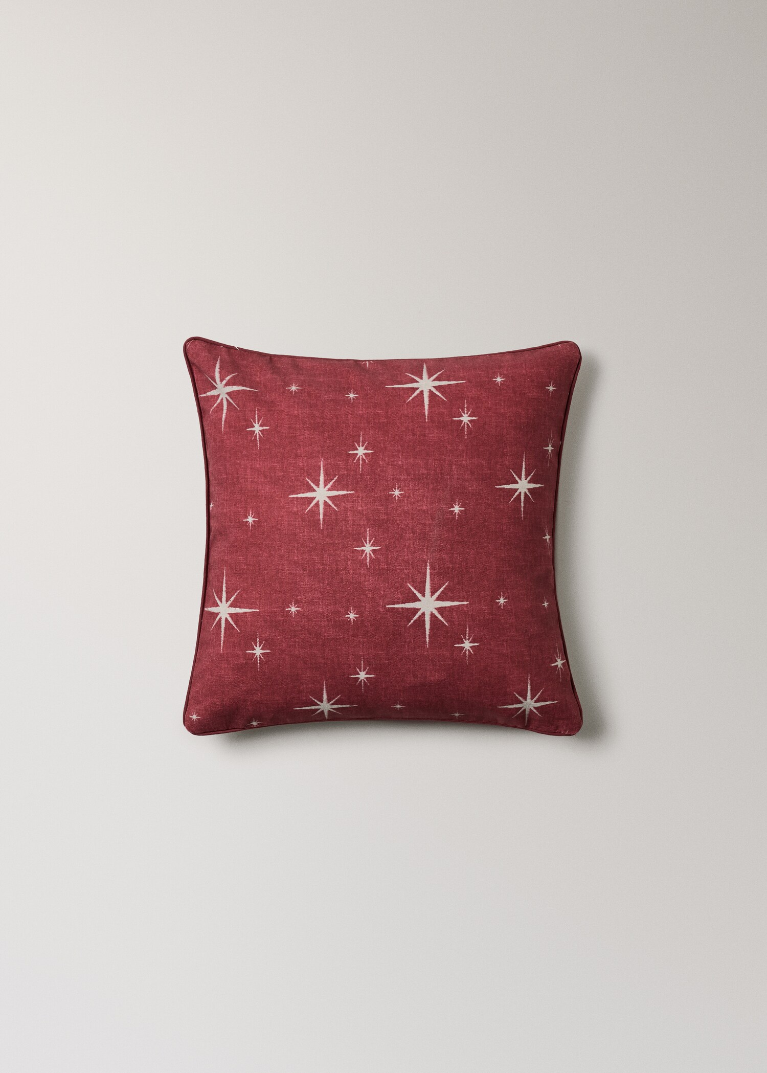 Cotton cushion cover with star print and piping 45x45 cm - Article without model
