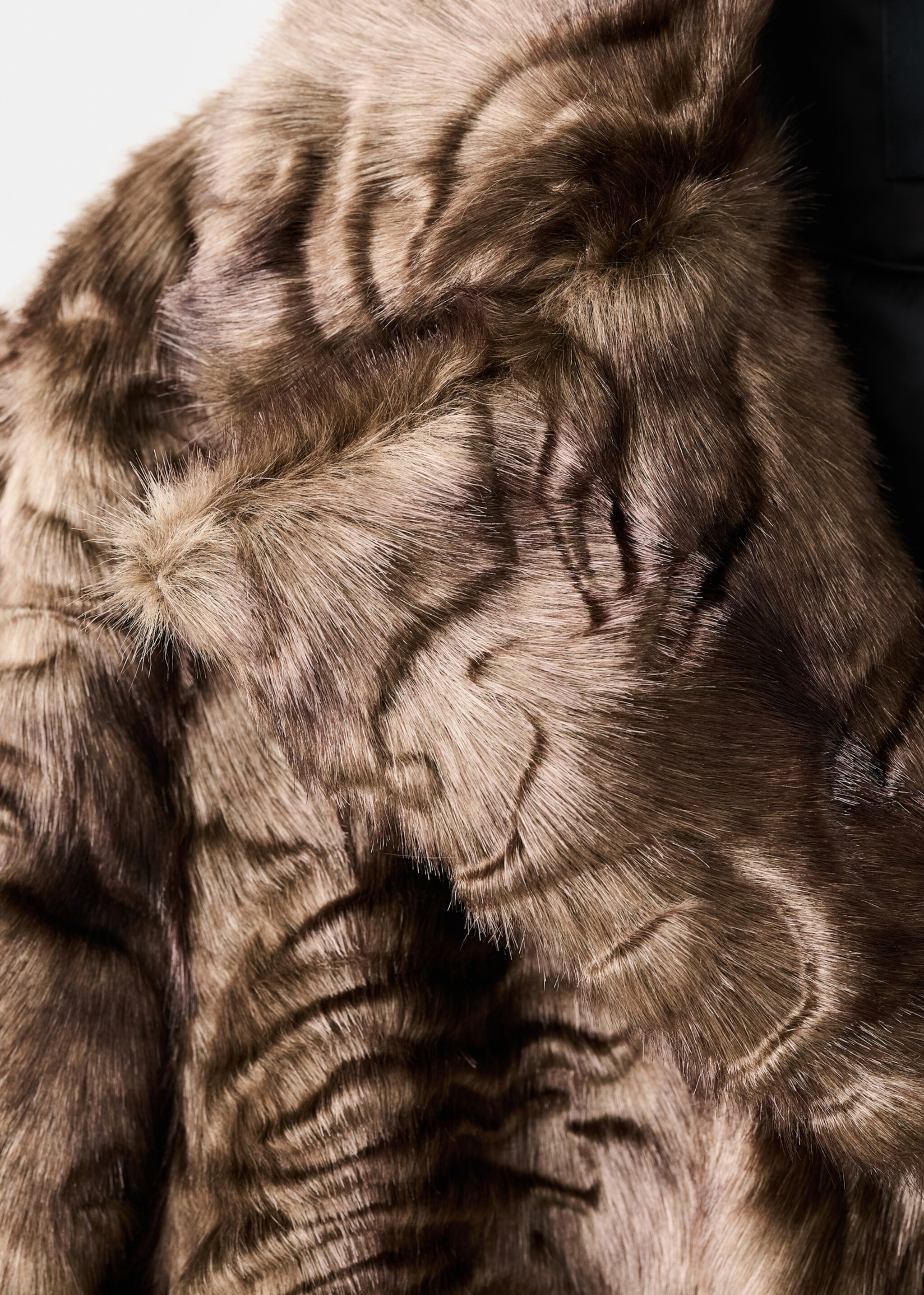 Textured faux fur effect coat - Details of the article 8, Brown. Ref: 17099205-00.