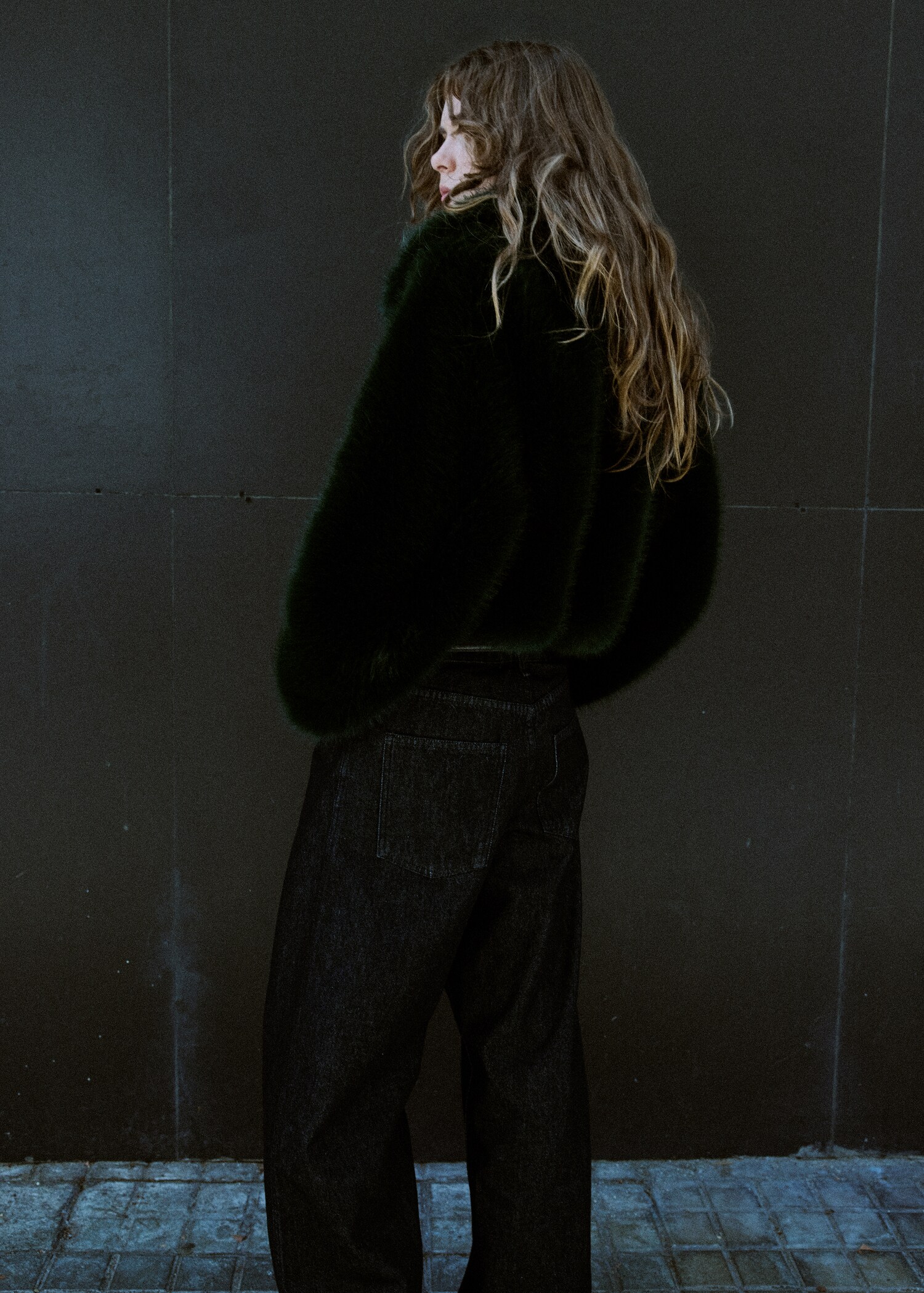 Veste crop fausse fourrure - Verso de l’article