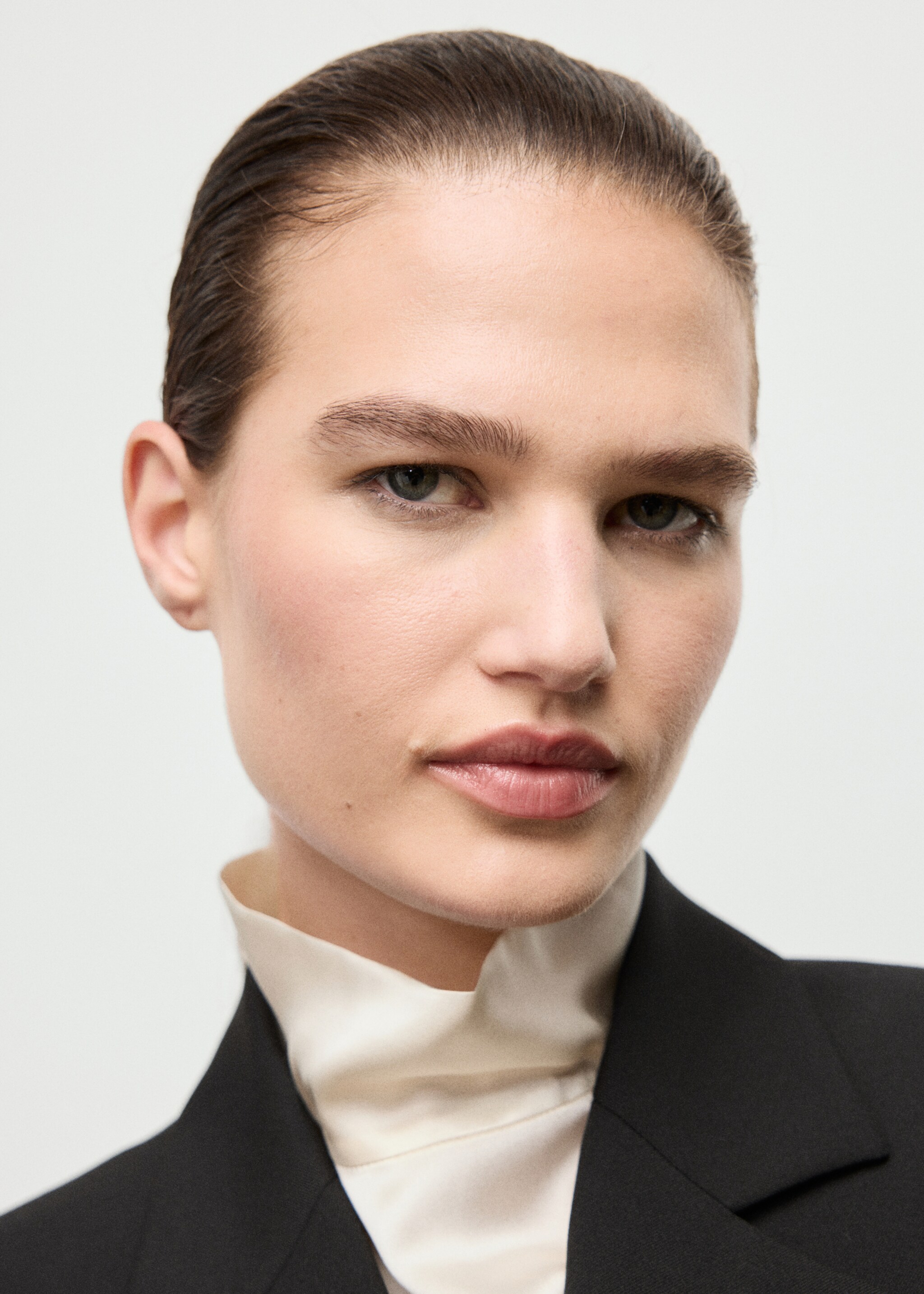 Crop suit blazer - Details of the article 1, Black. Ref: 17099212-00.