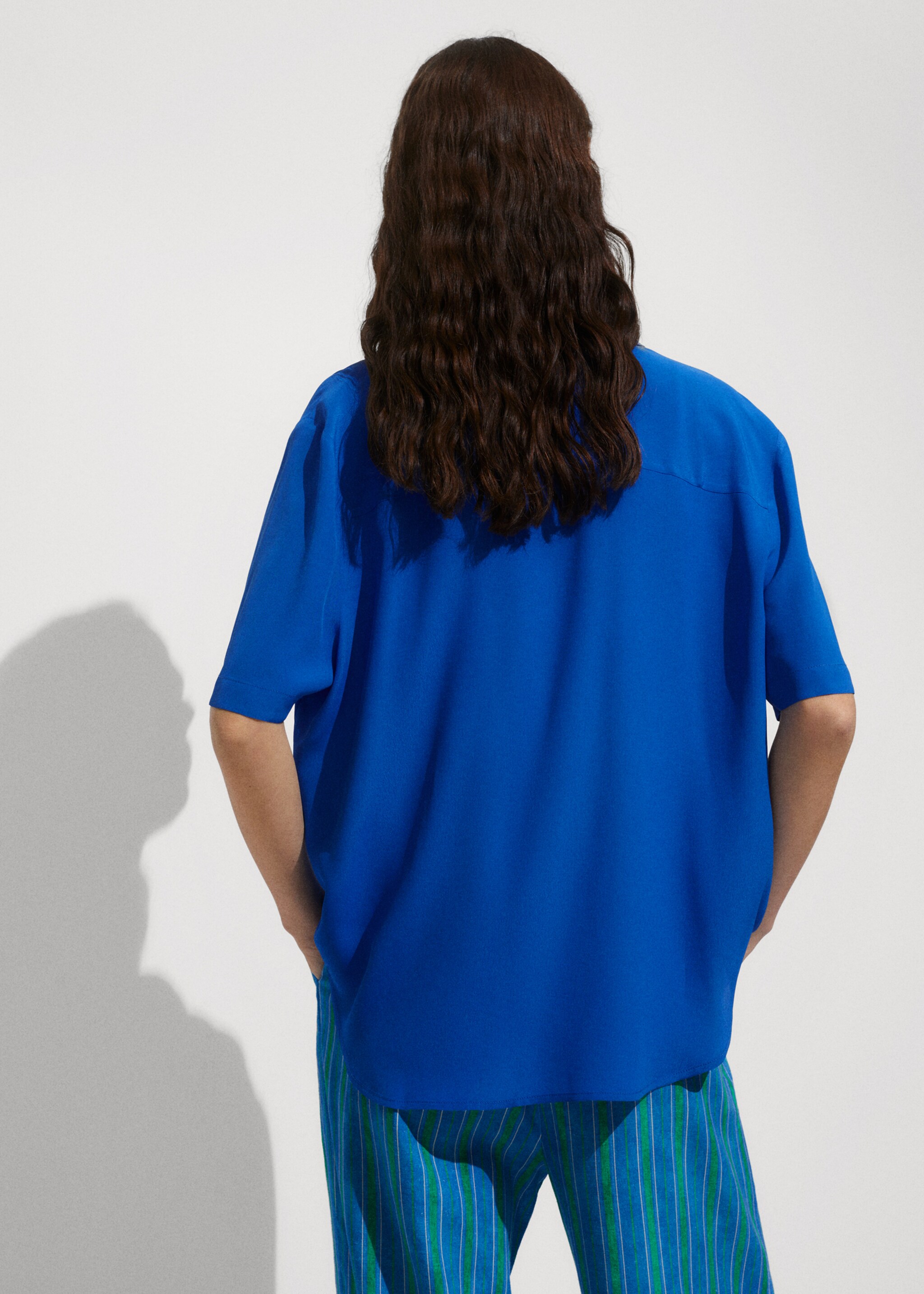 Short sleeve pocket shirt - Reverse of the article