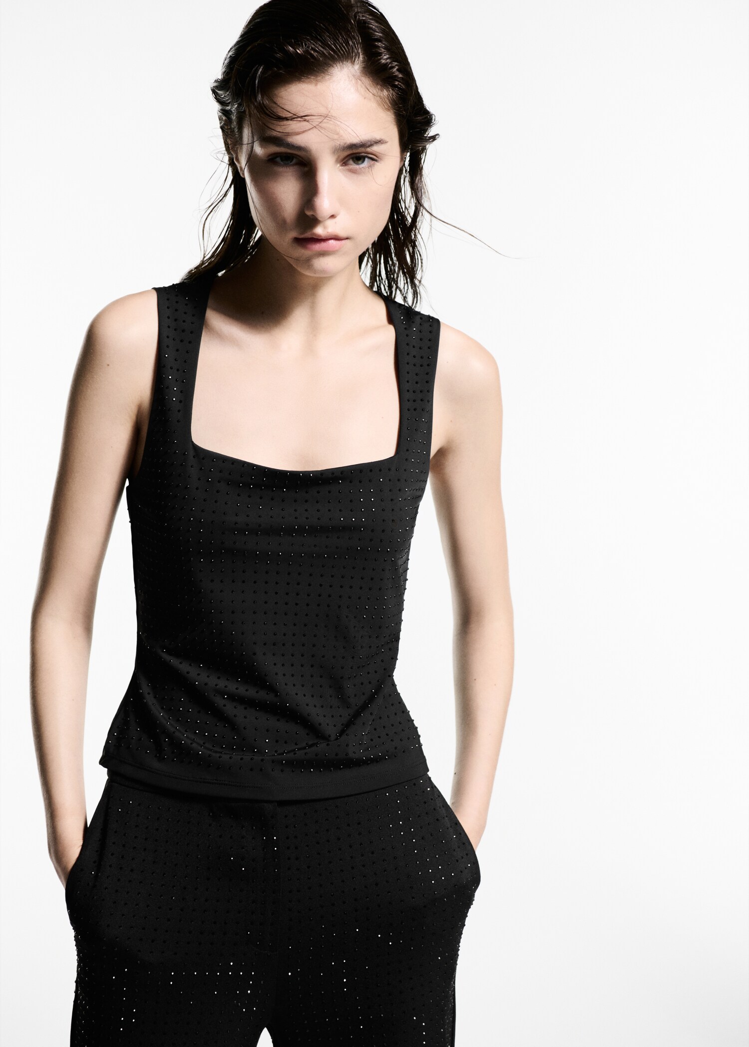 Strappy top with rhinestone detail - Medium plane