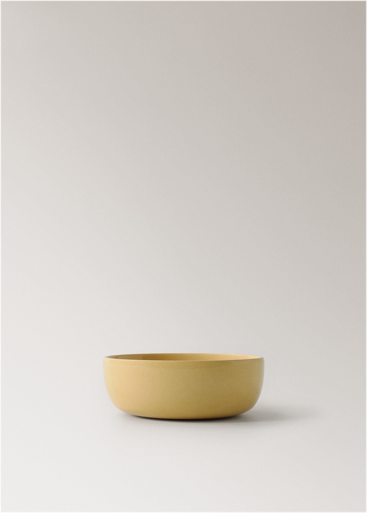 Medium stoneware bowl with plain design - Article without model