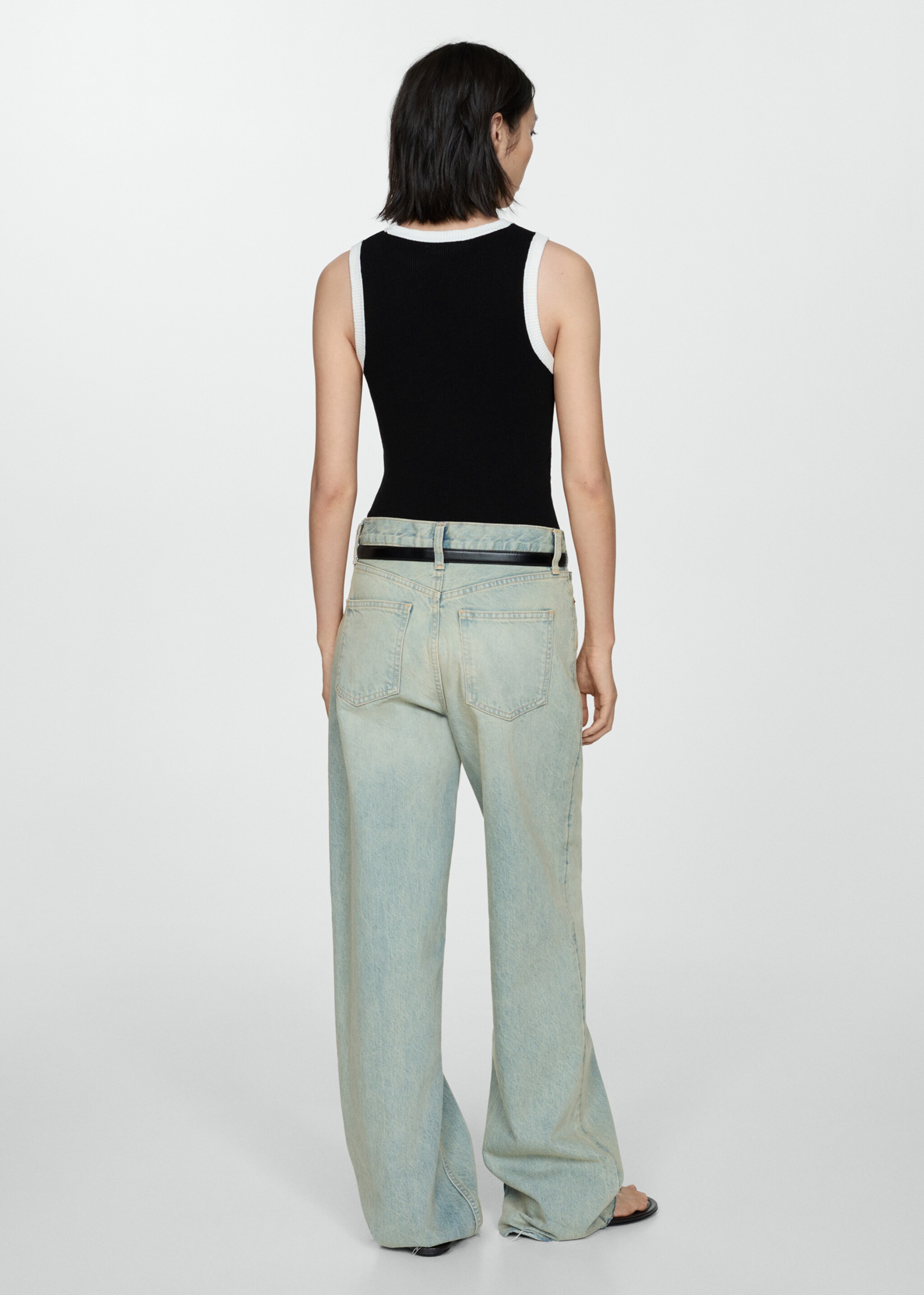 Knitted top with contrasting piping - Reverse of the article
