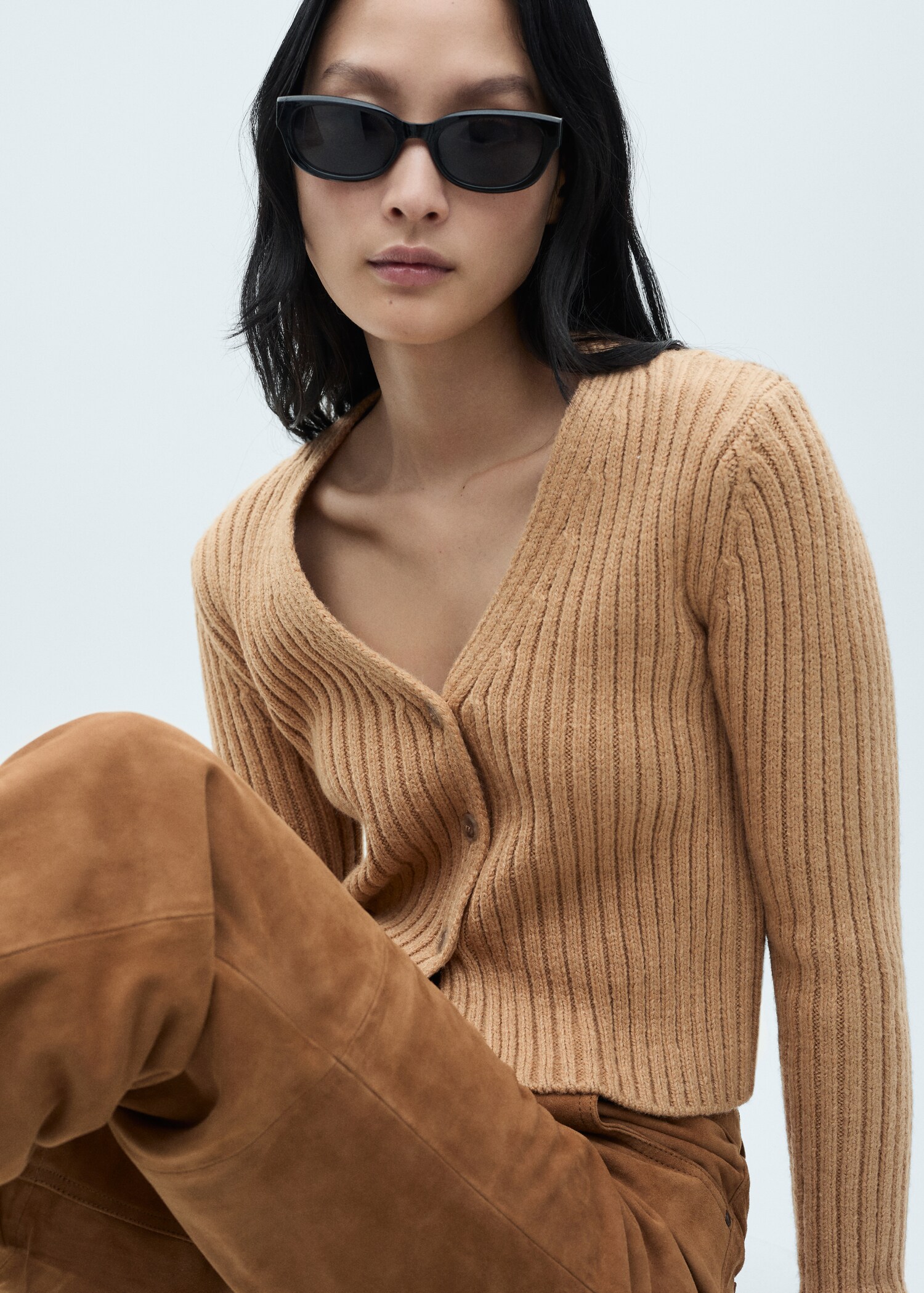 V-neck ribbed cardigan - Details of the article 1