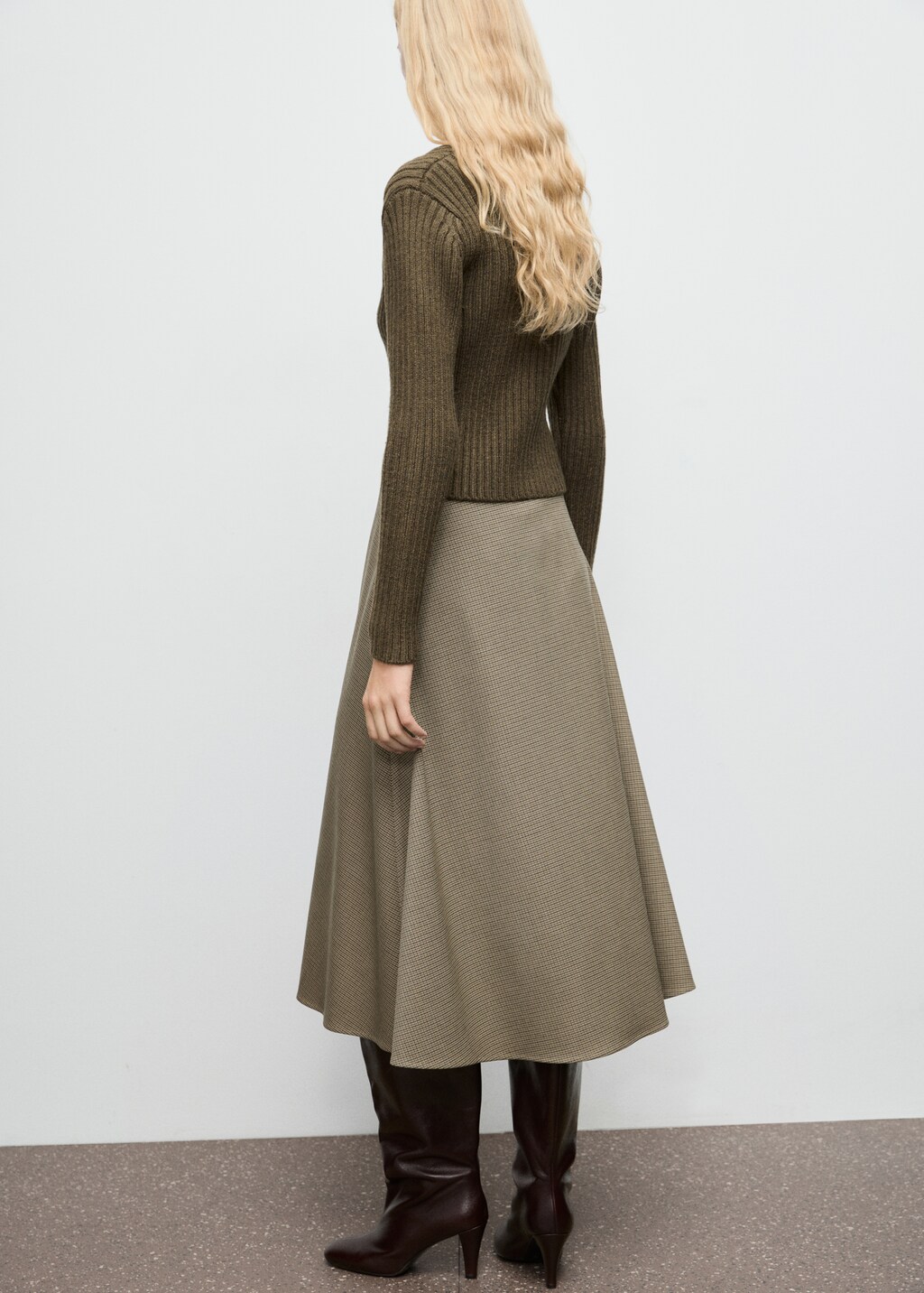 V-neck ribbed cardigan