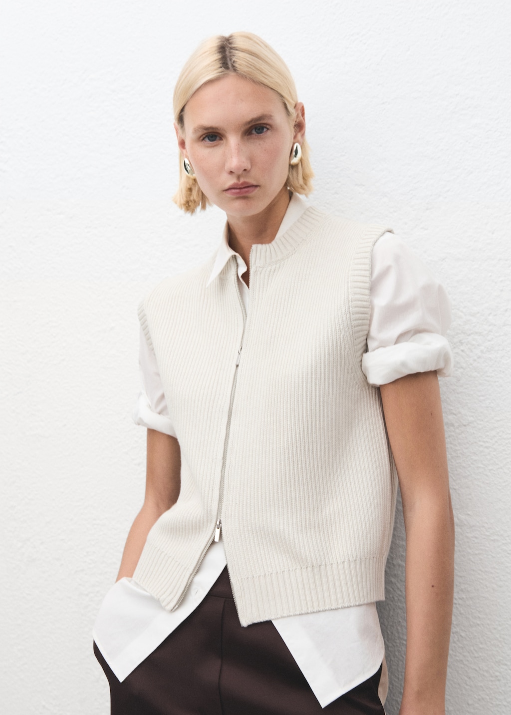 Knitted vest with zip