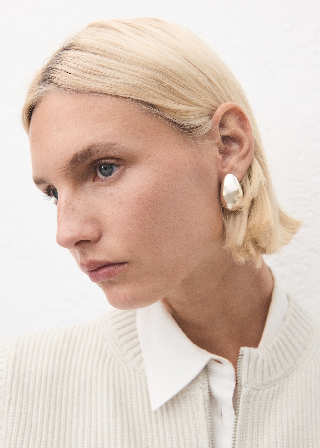 Knitted vest with zip