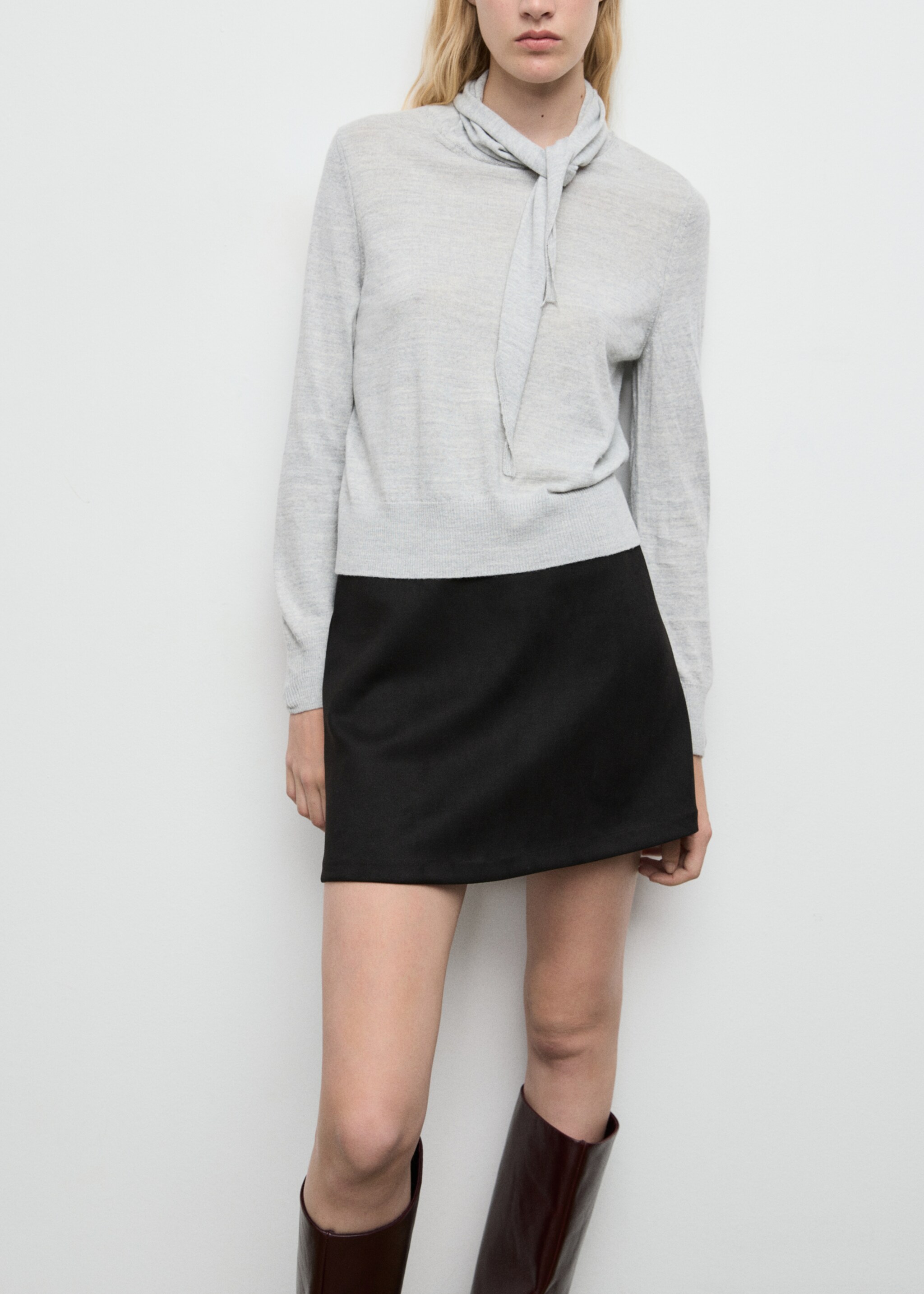 Leather-effect mini-skirt - Details of the article 6, Black. Ref: 17187759-00.