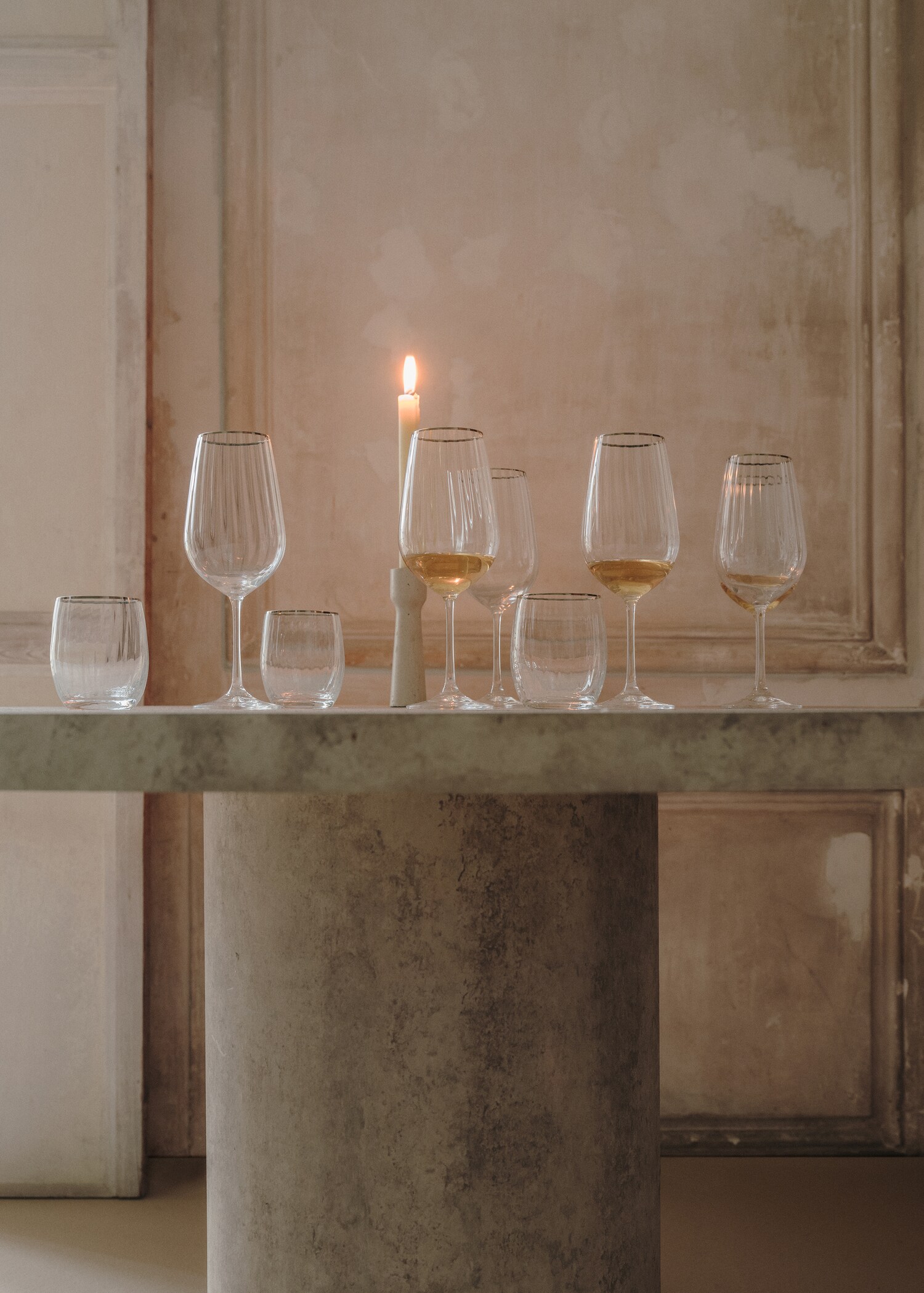 Glass cup with embossed stripes - Details of the article 6