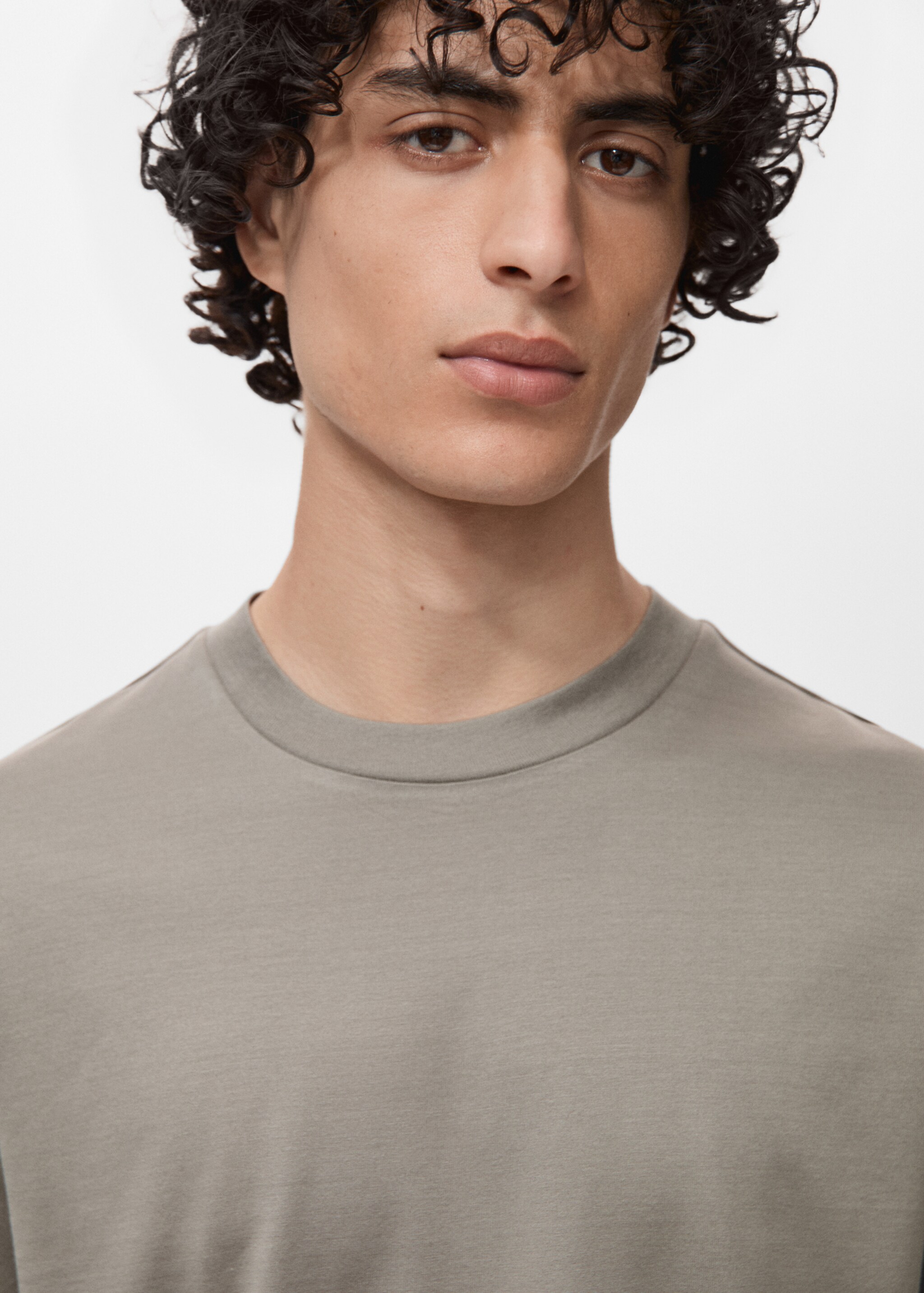 100% cotton slim-fit t-shirt - Details of the article 1