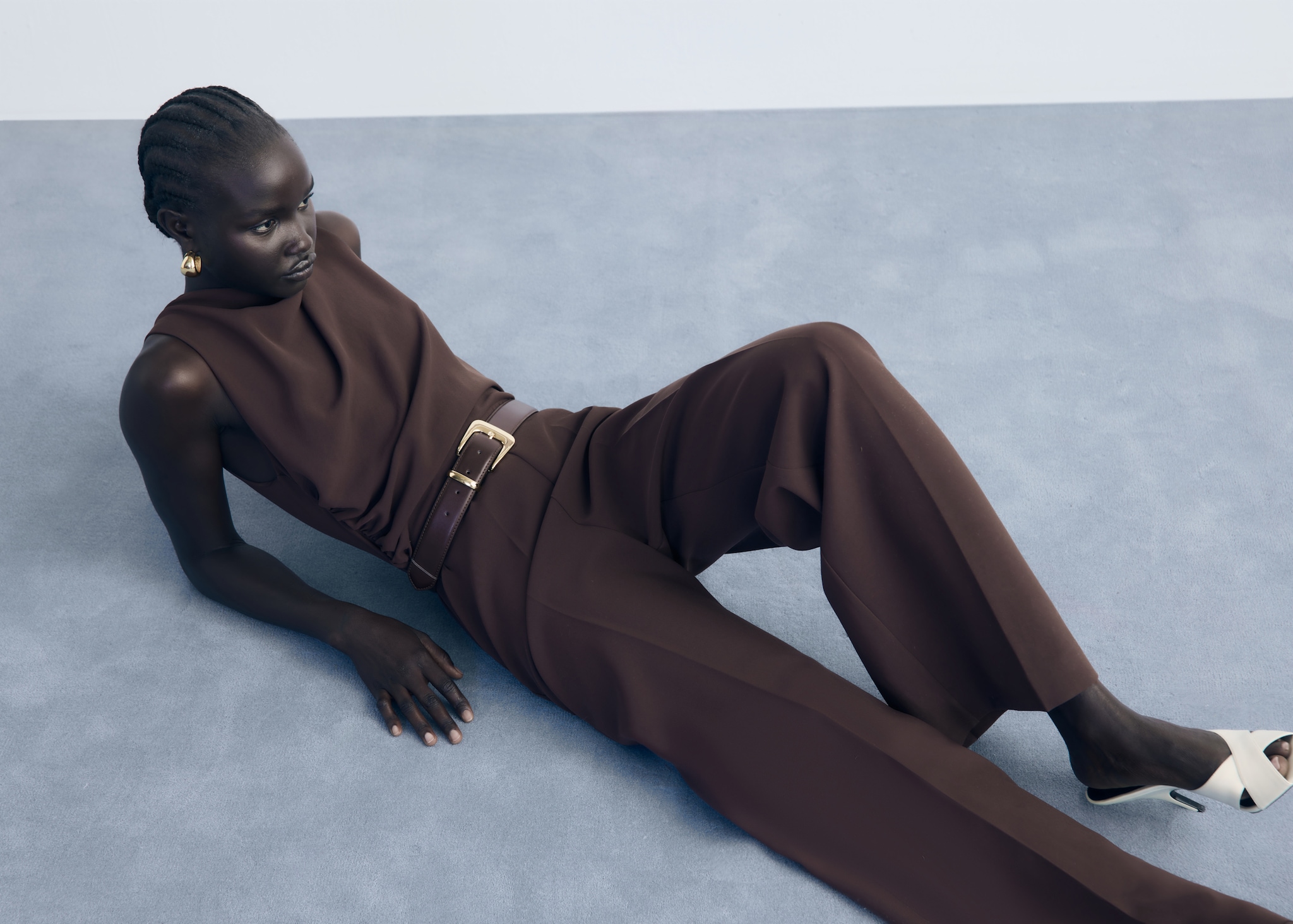 Long jumpsuit with draped neck and belt - Details of the article 2