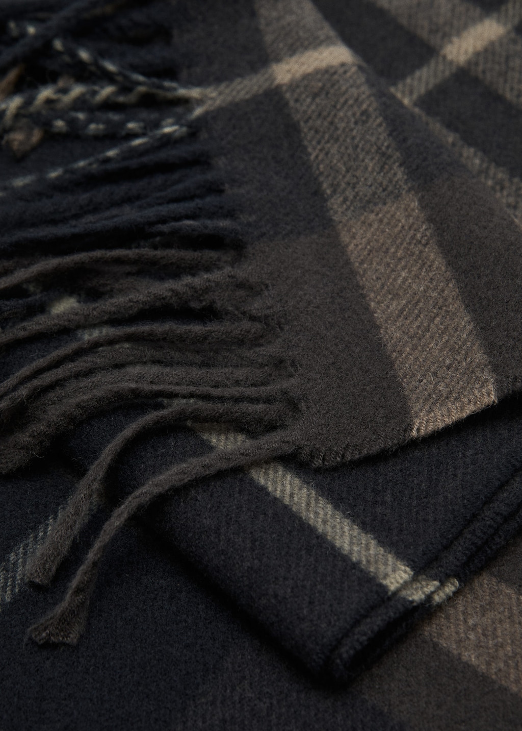 Mango Man Check Fringed Scarf Navy In Black
