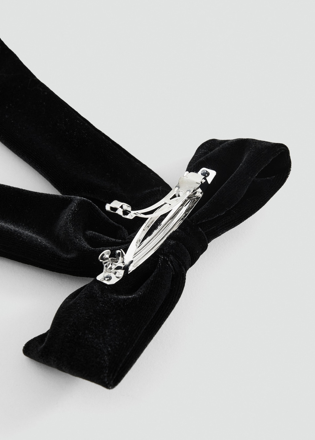 Mango Velvet Bow Hairclip Black