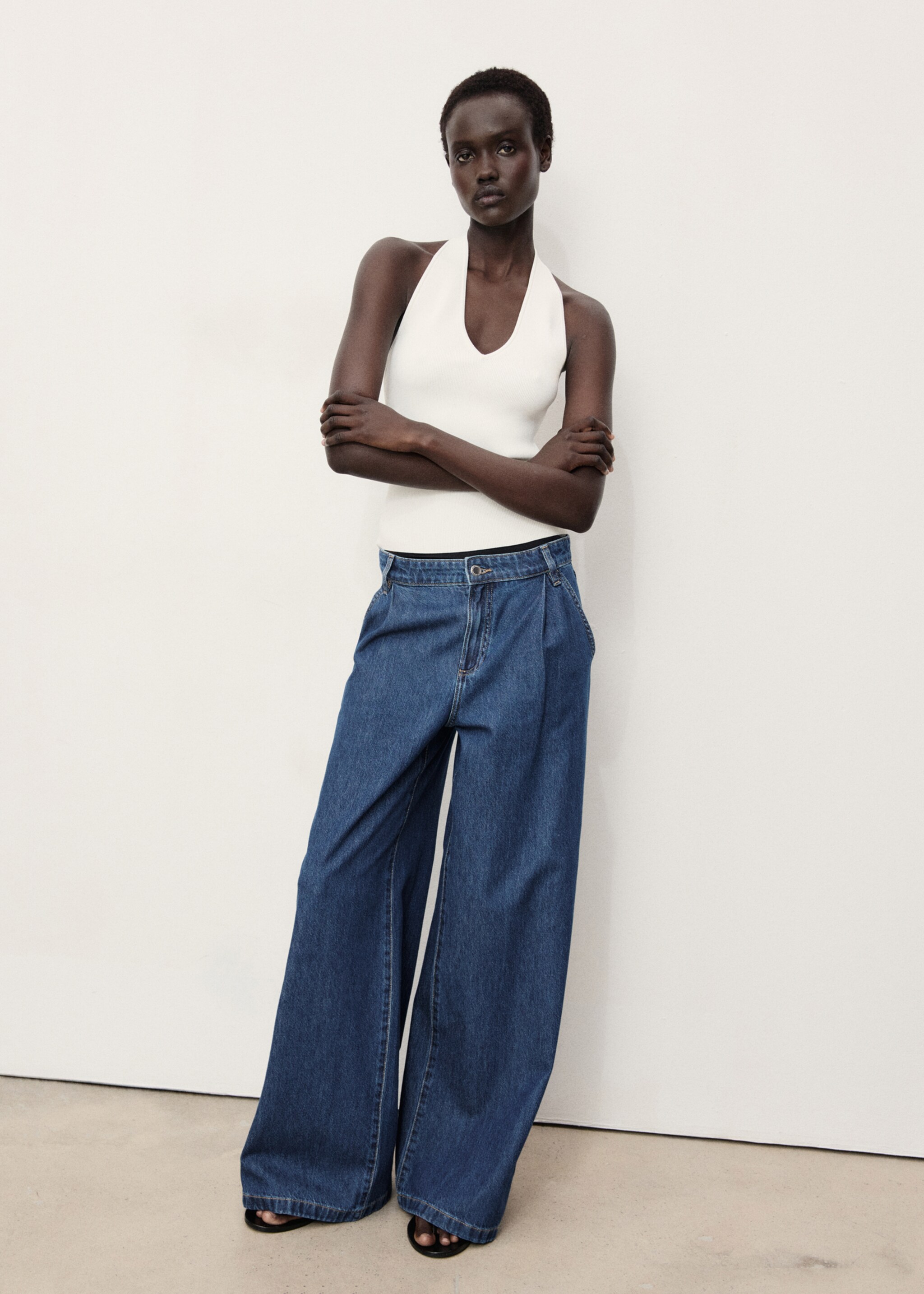 Wide-leg pleated jeans - General plane