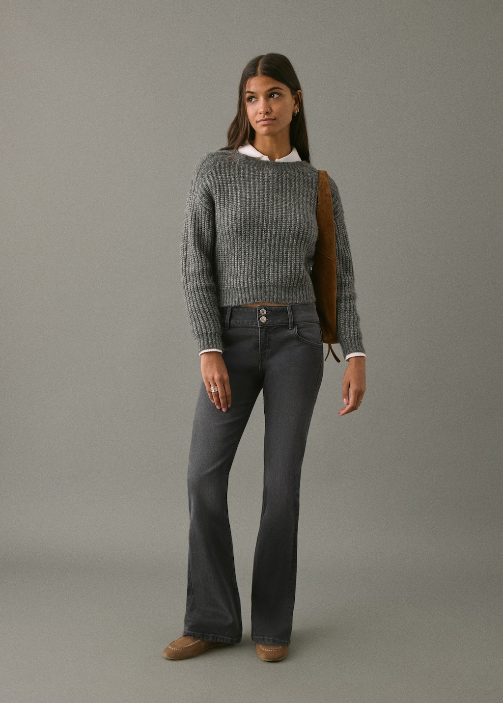 Low-waist flared jeans