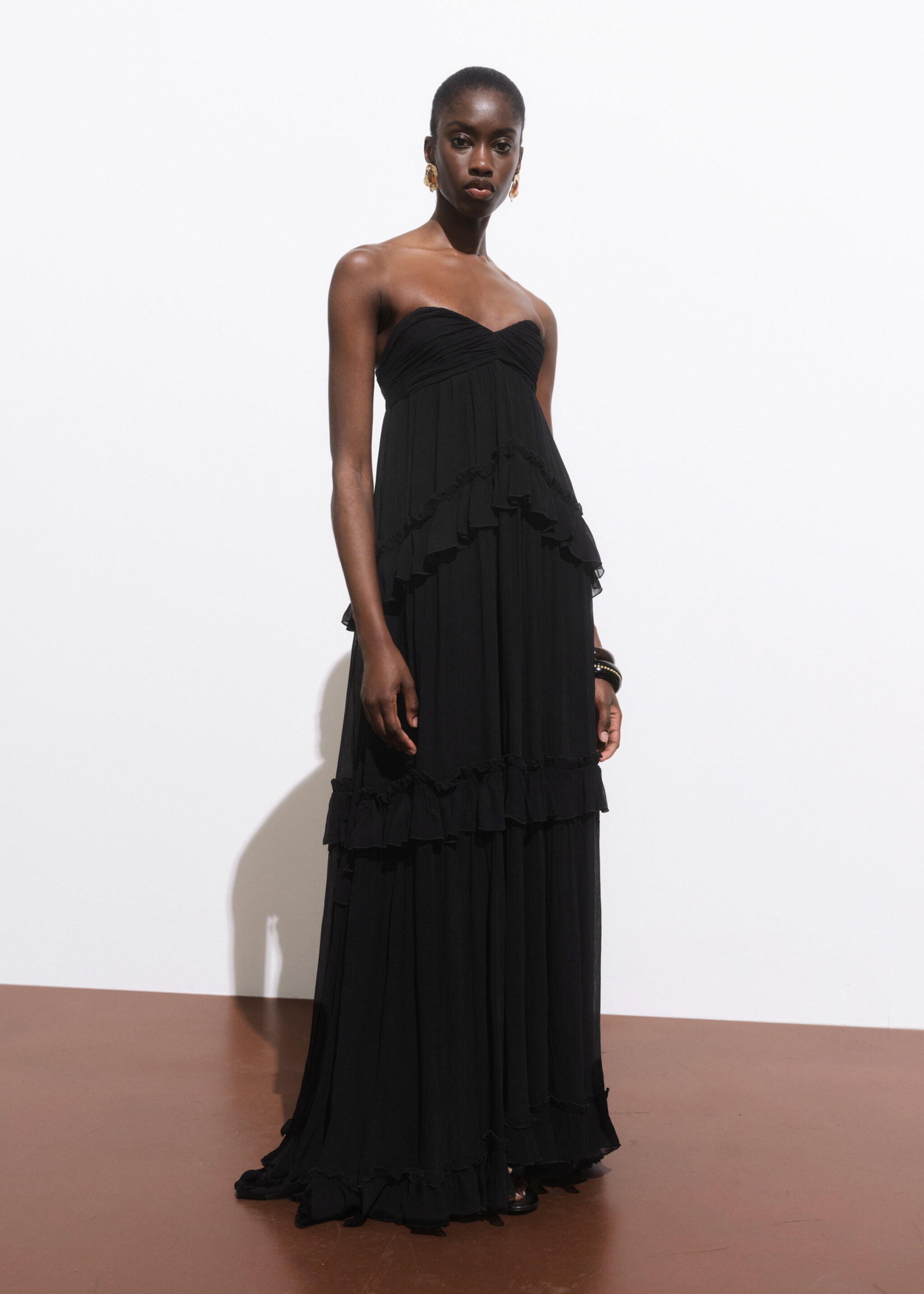 Maxi vestido palabra de honor - Plano general