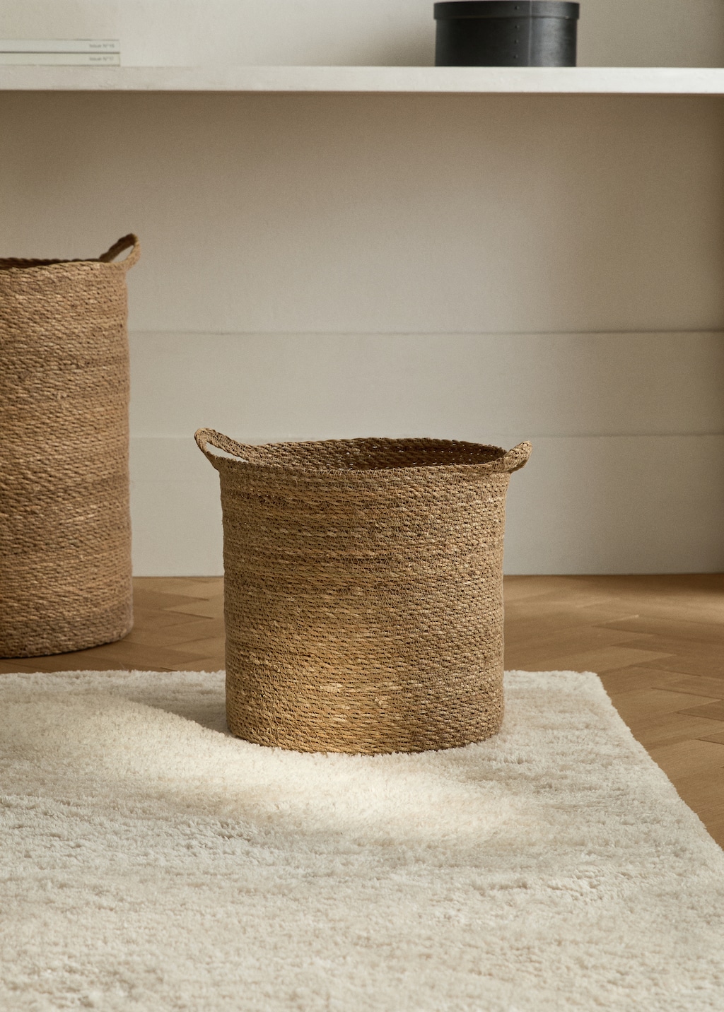 Small seagrass basket with handles