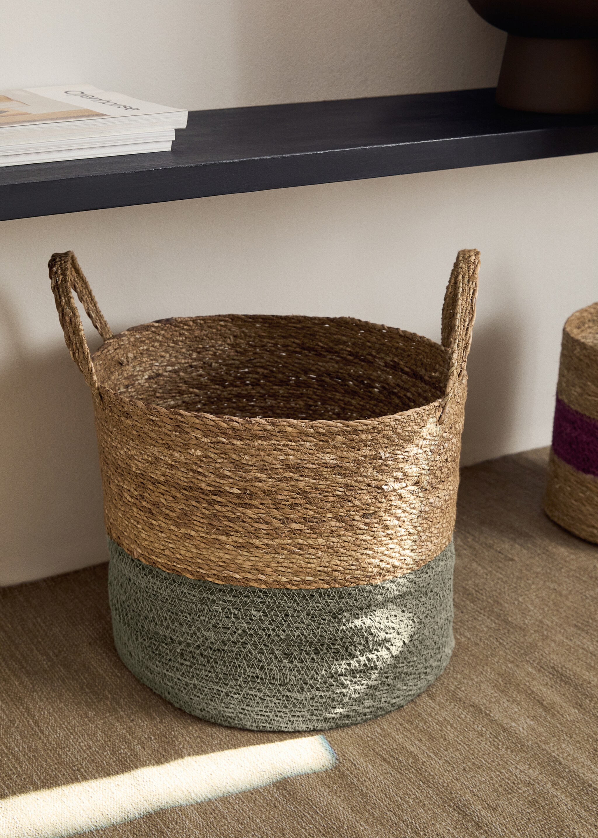 Two-tone seagrass basket - General plane, Blue. Ref: 17001540-00.