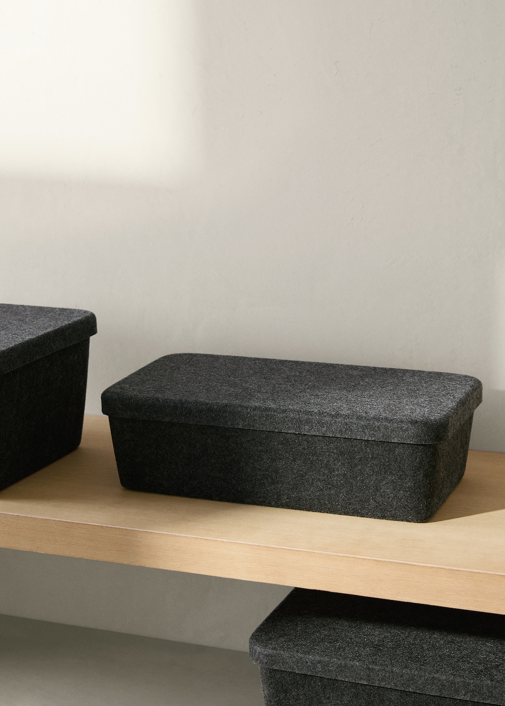 Felt box with lid
