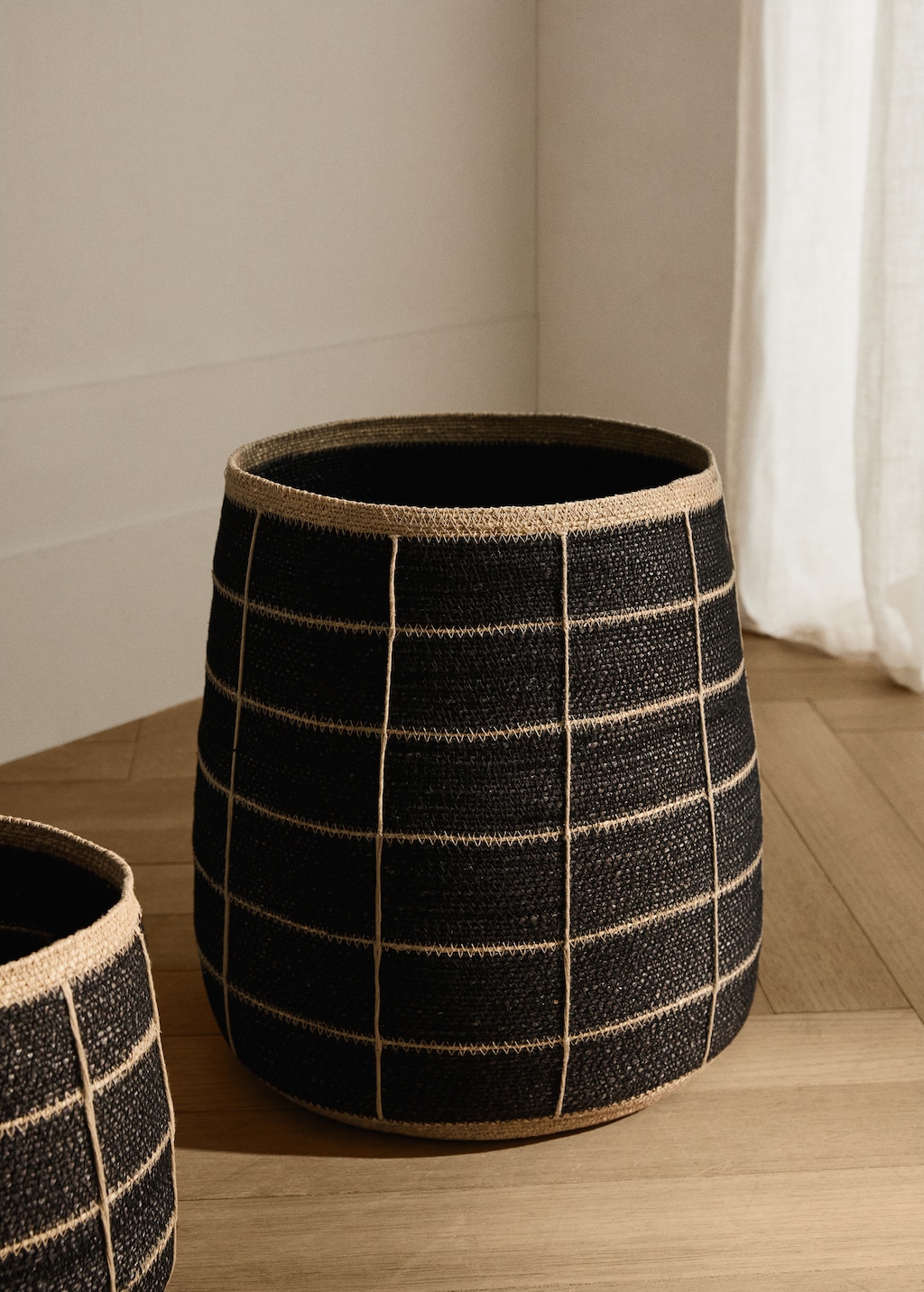 Large check seagrass basket