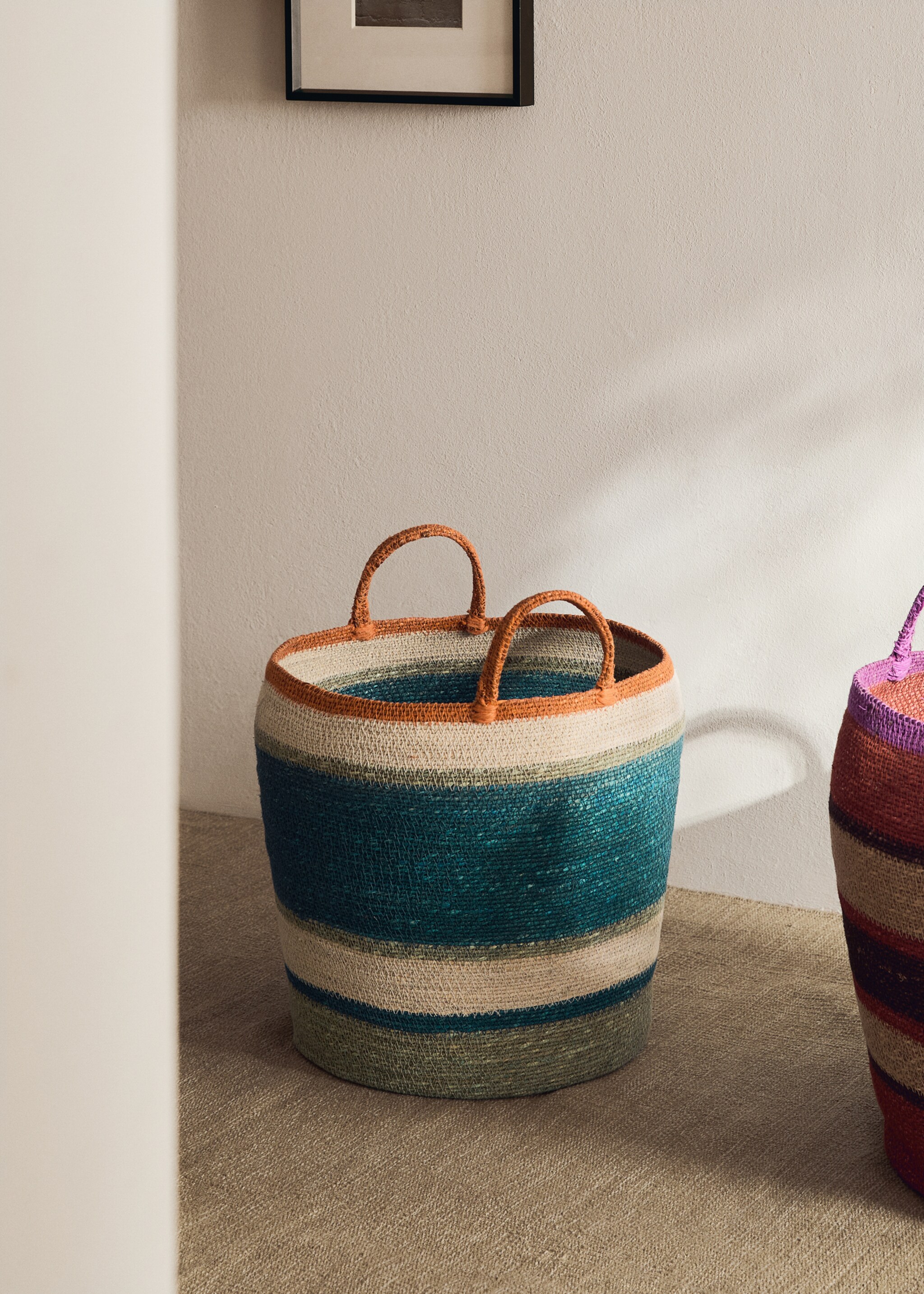 Medium multi-coloured seagrass basket with handle - General plane, Turquoise. Ref: 17001552-00.