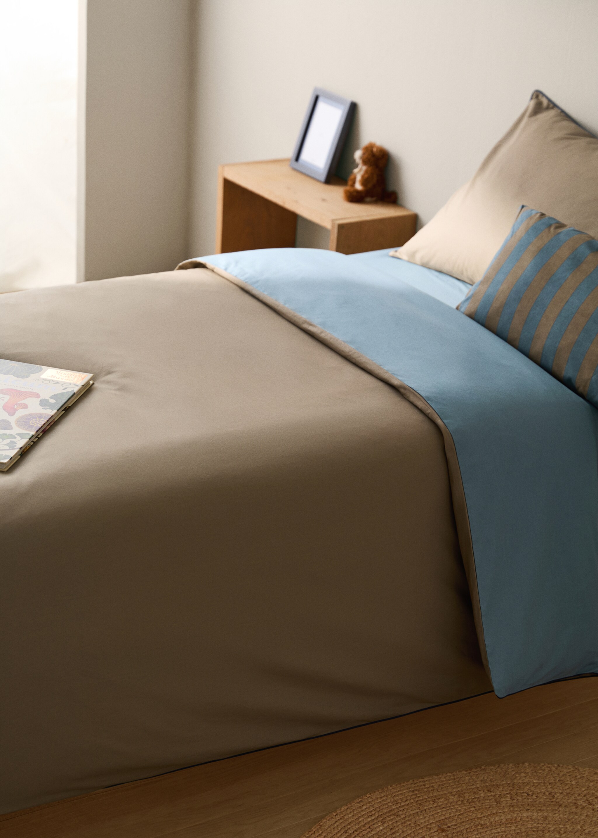Reversible cotton percale duvet cover with contrast piping for a 90 cm bed - General plane, Blue. Ref: 17001615-00.