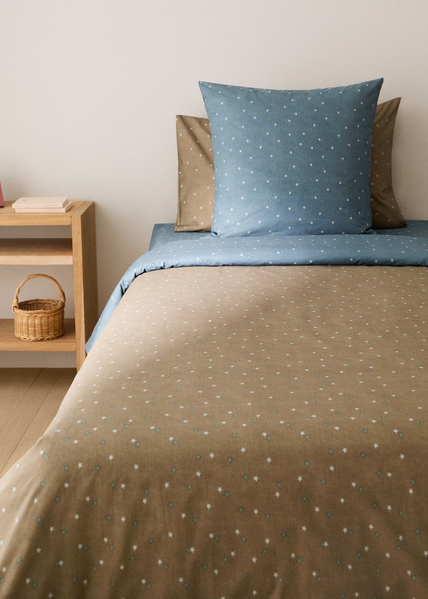 Children's reversible cotton duvet cover with stars for a 90 cm bed - General plane
