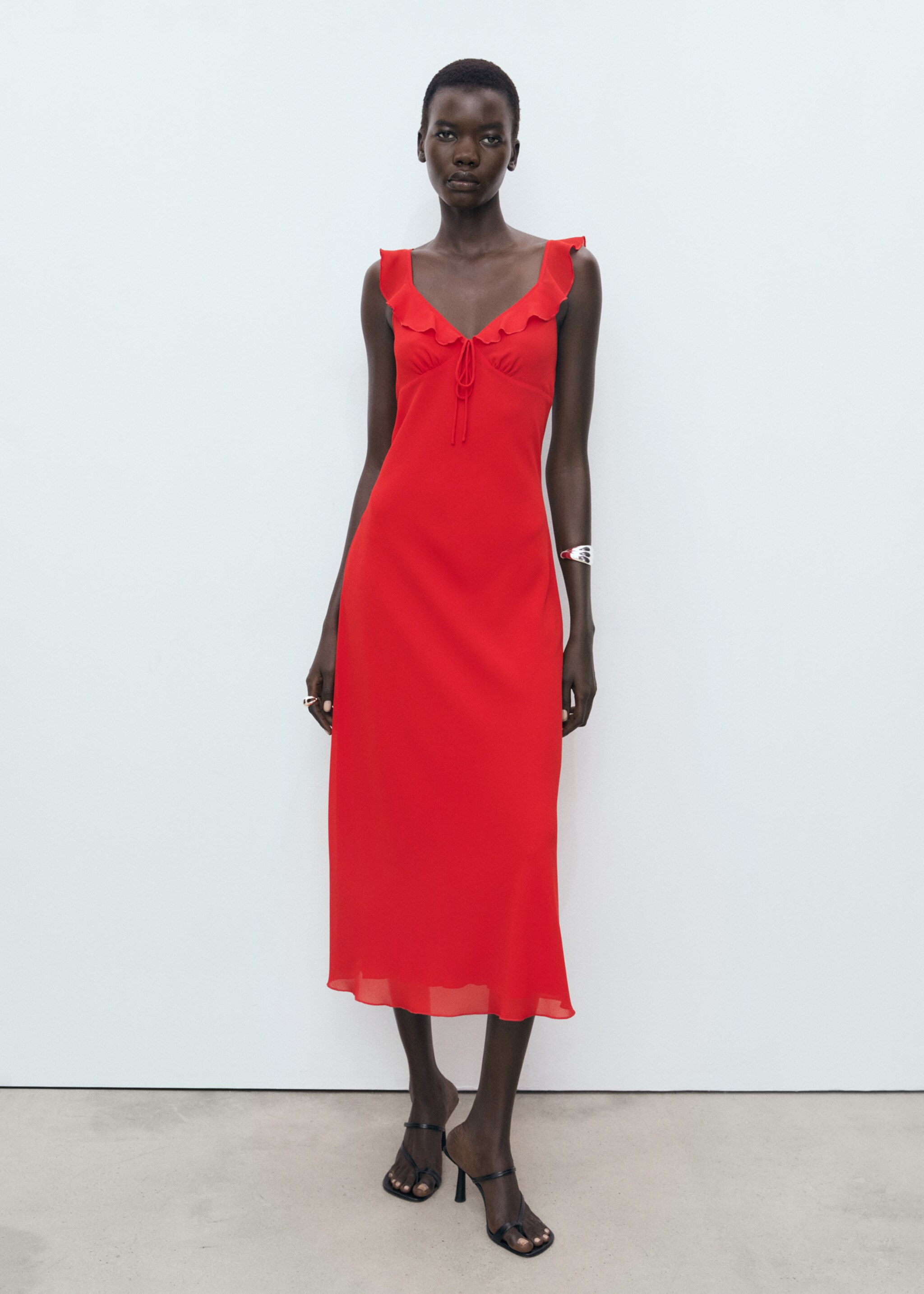 Robe midi à encolure à volants - Plan général