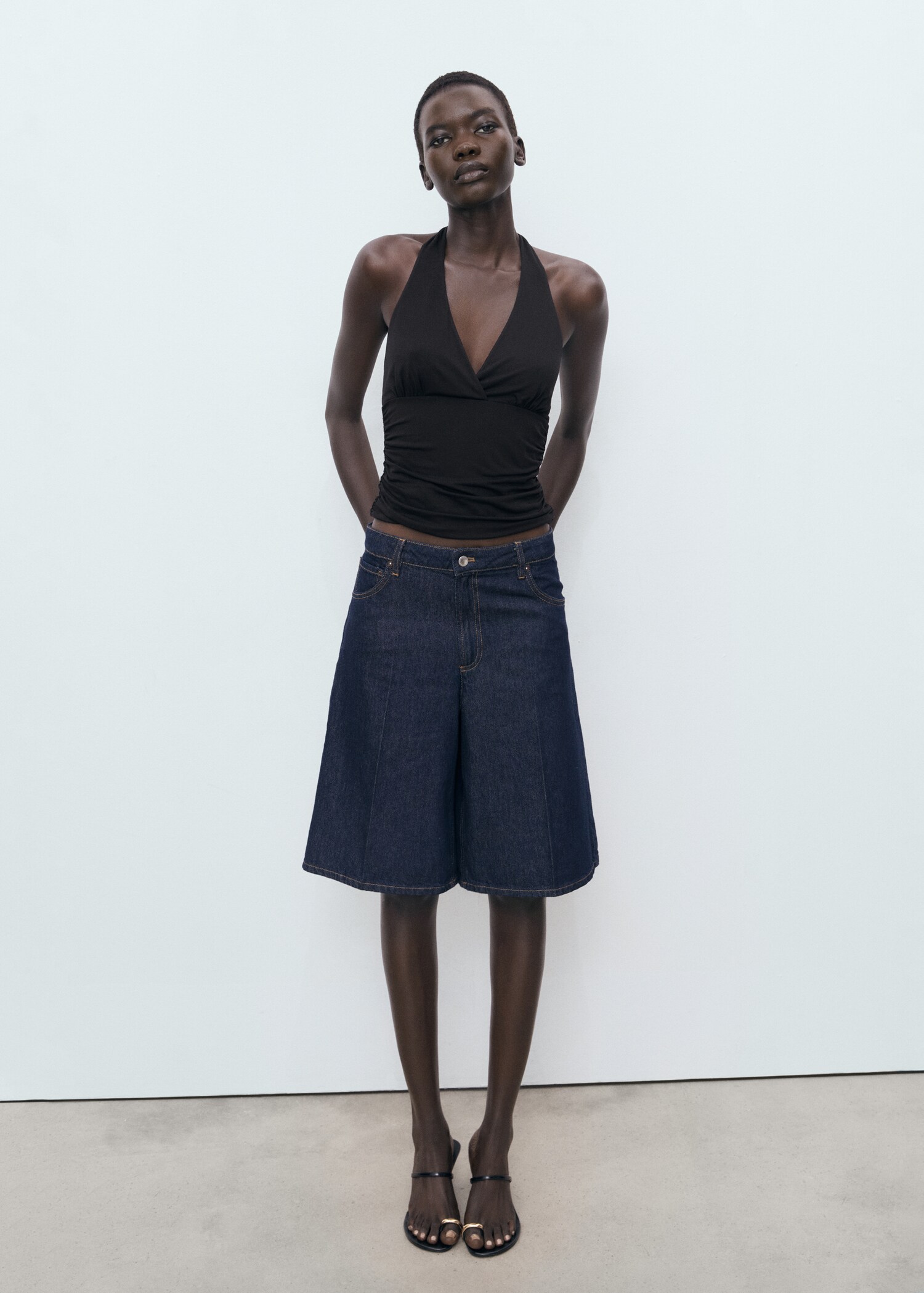 V-neck top with open back - General plane
