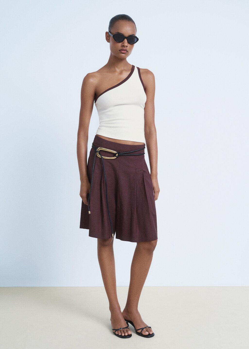 Asymmetrical top with contrasting trim