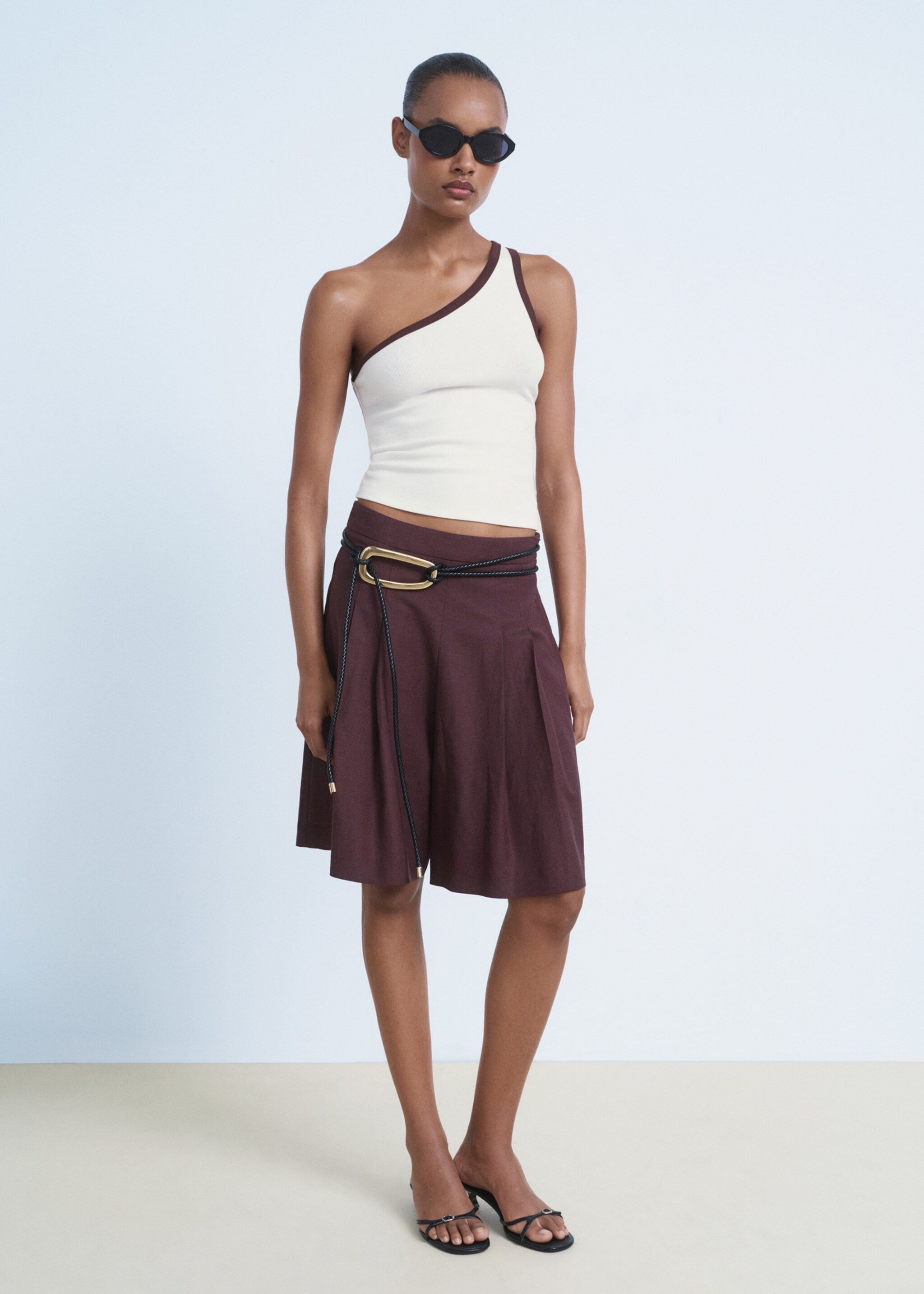 Asymmetric top with contrast trim - General plane
