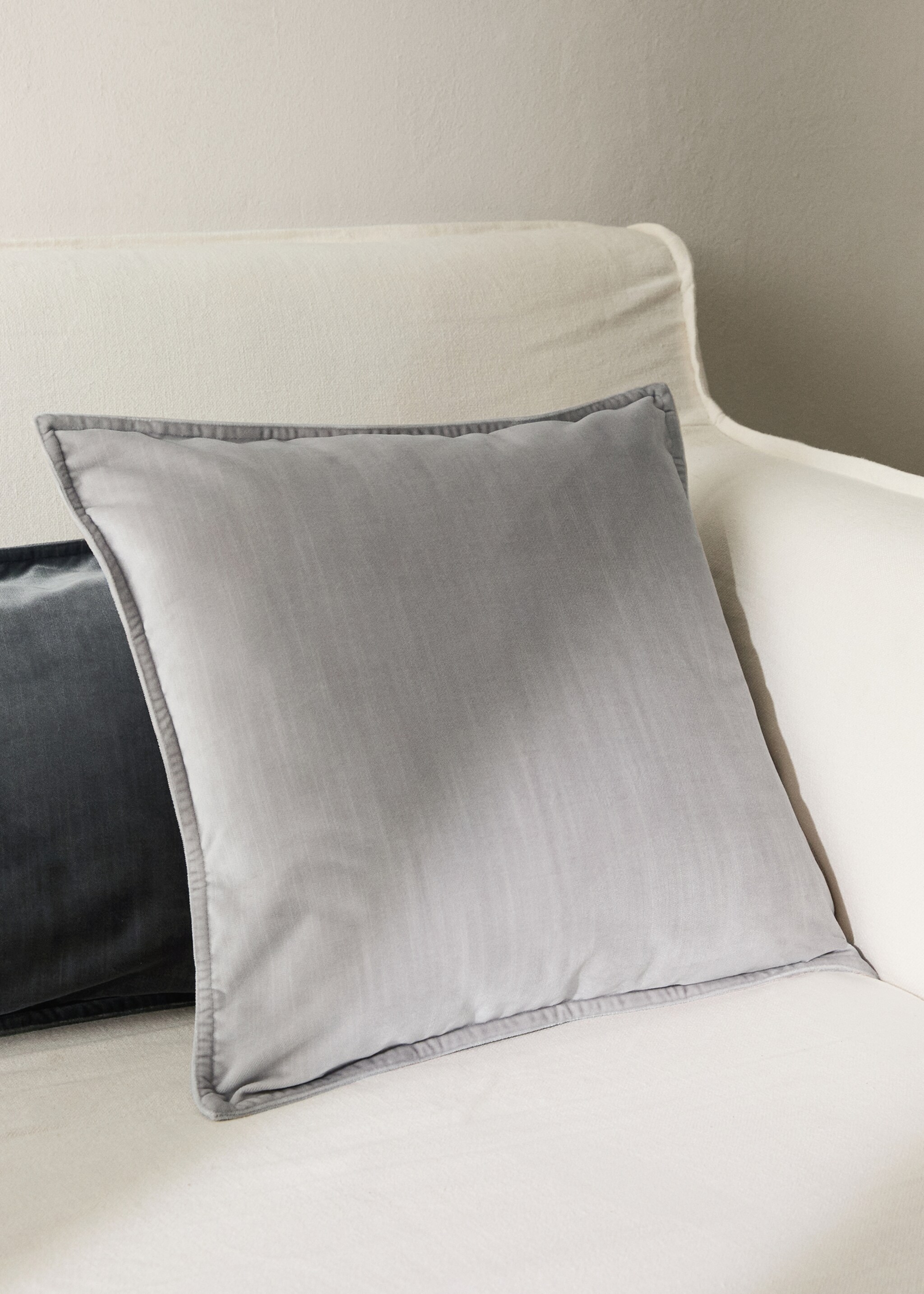 Cushion case primula - General plane, Grey. Ref: 17003322-00.