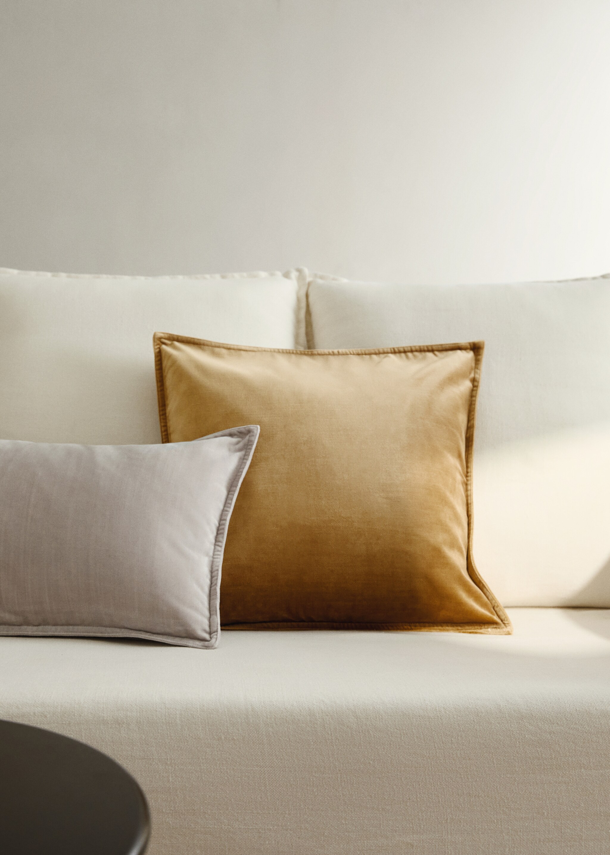 Cushion case primula - General plane, Light/Pastel Brown. Ref: 17003322-00.