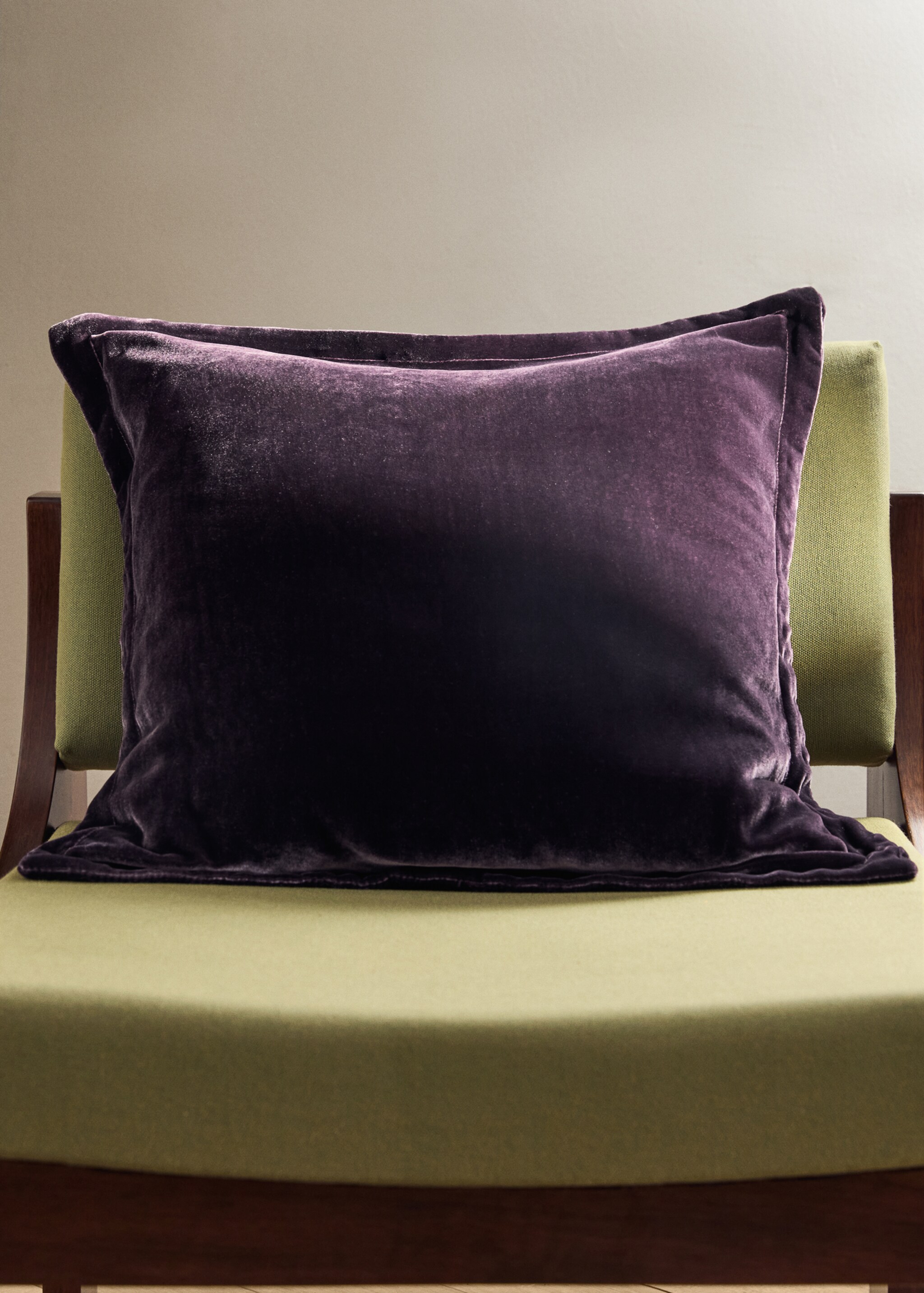 Velvet silk cushion cover 45x45 cm - General plane, Blackberry. Ref: 17003334-00.