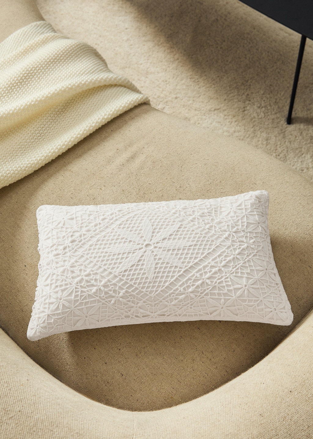 Embroidered cotton cushion cover 11.8x19.6in