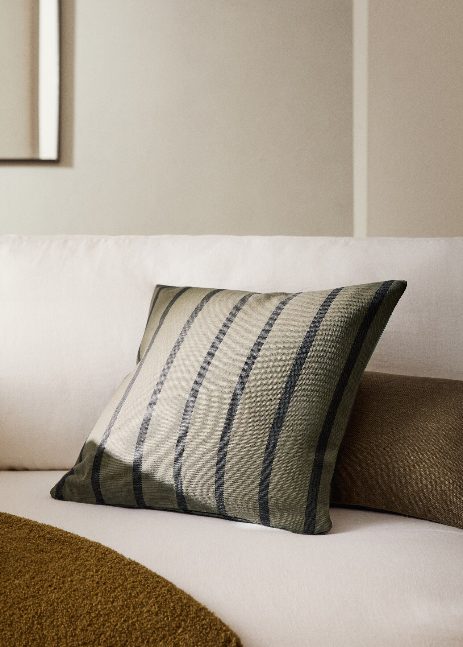 Cotton two-tone striped cushion cover 40x60 cm - General plane
