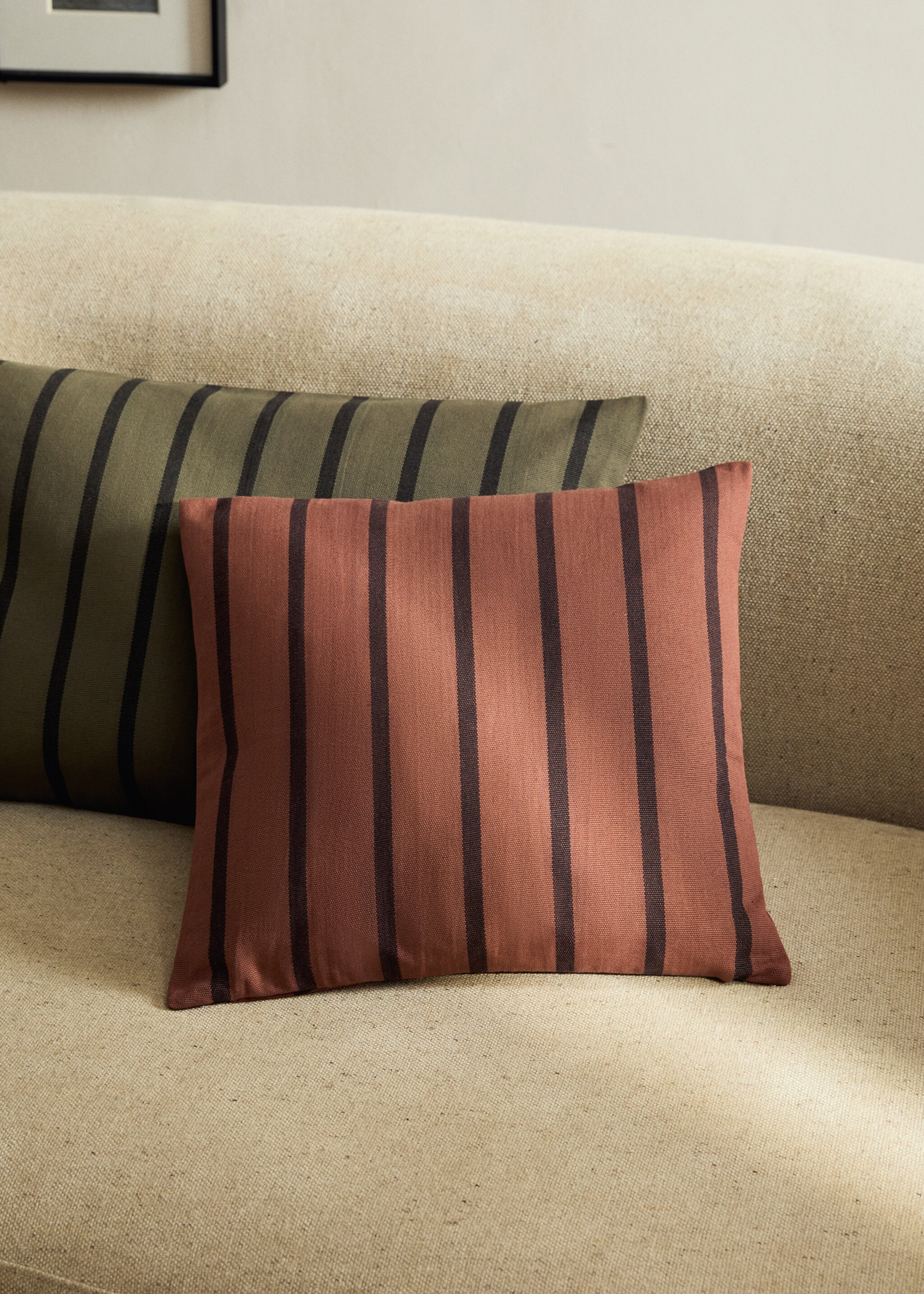 Funda coixí cotó ratlla bicolor 40x40 cm - Pla general, Marró. Ref: 17003345-00.