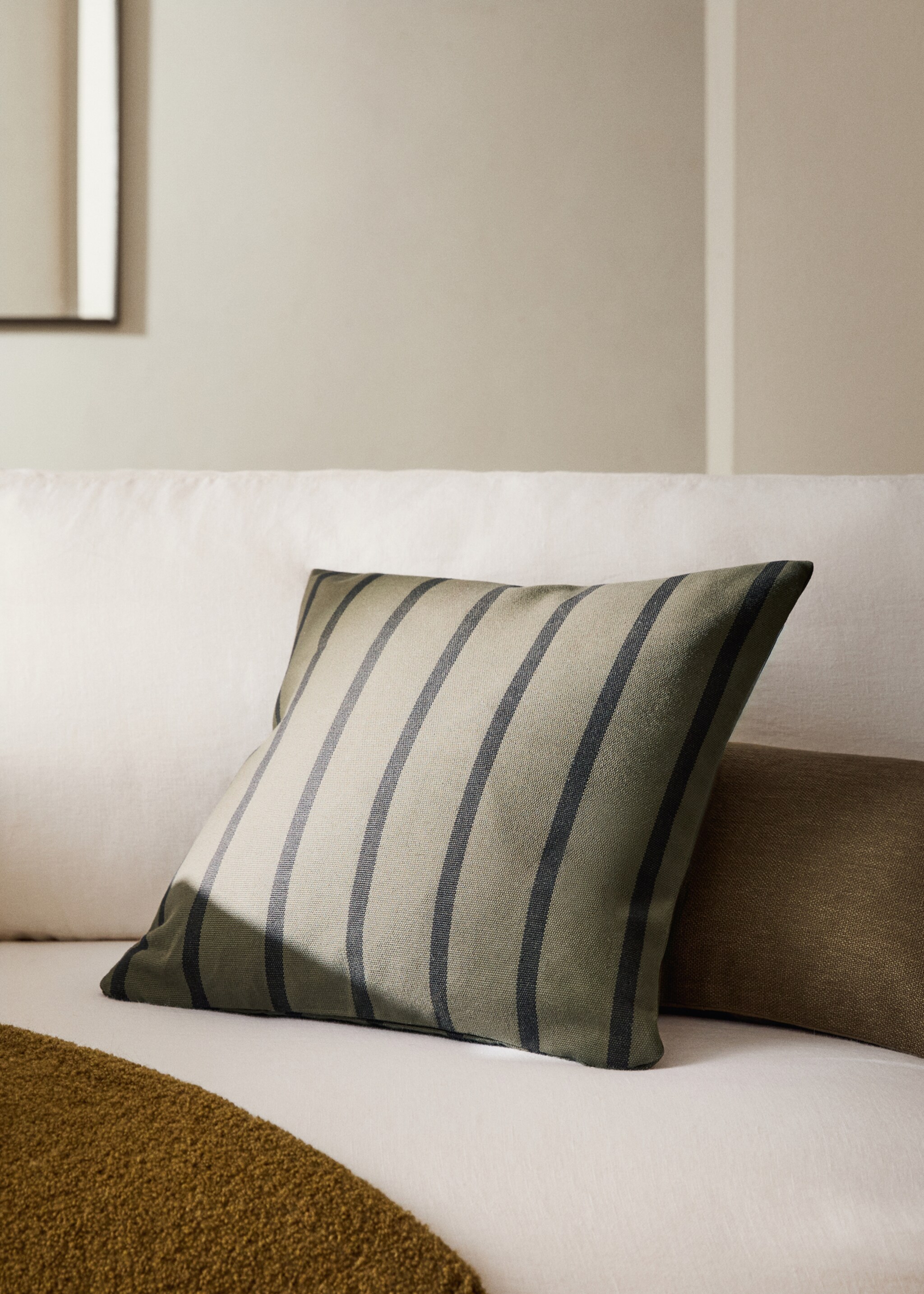 Cotton cushion cover with two-tone stripes 40x40 cm - General plane, Olive Green. Ref: 17003345-00.