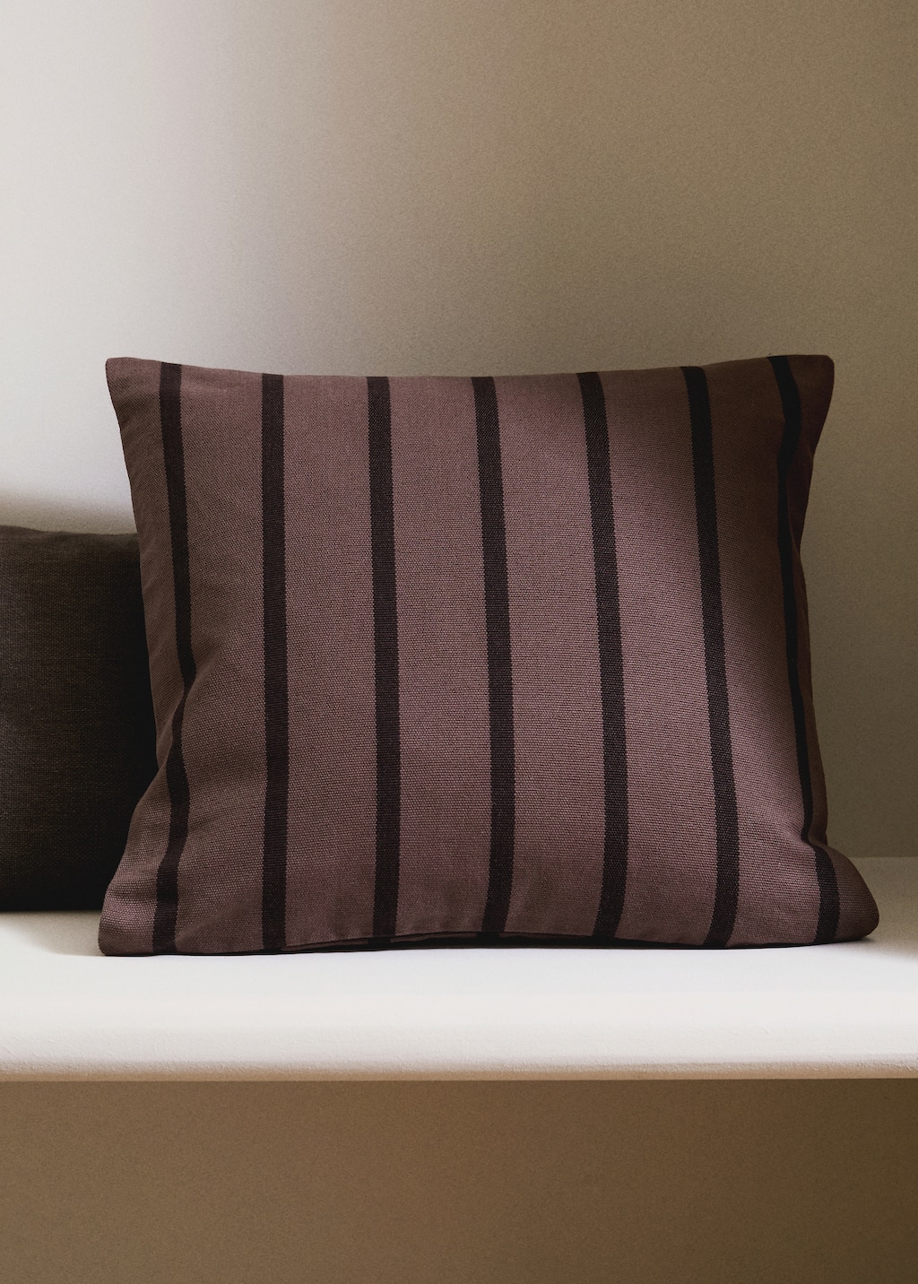 Cotton cushion cover with two-tone stripes 40x40 cm