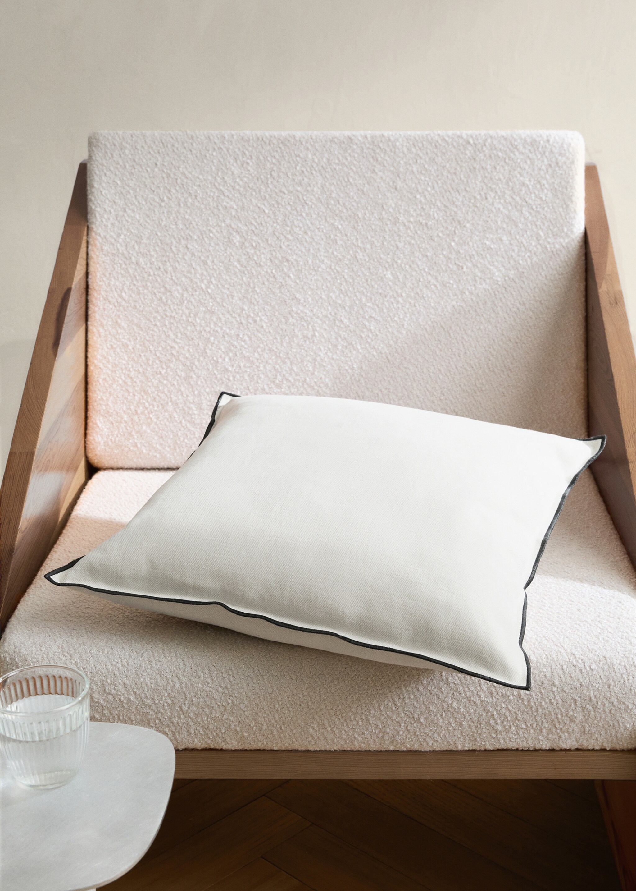 Housse de coussin coton et lin overlock languette 50x50 cm - Plan général