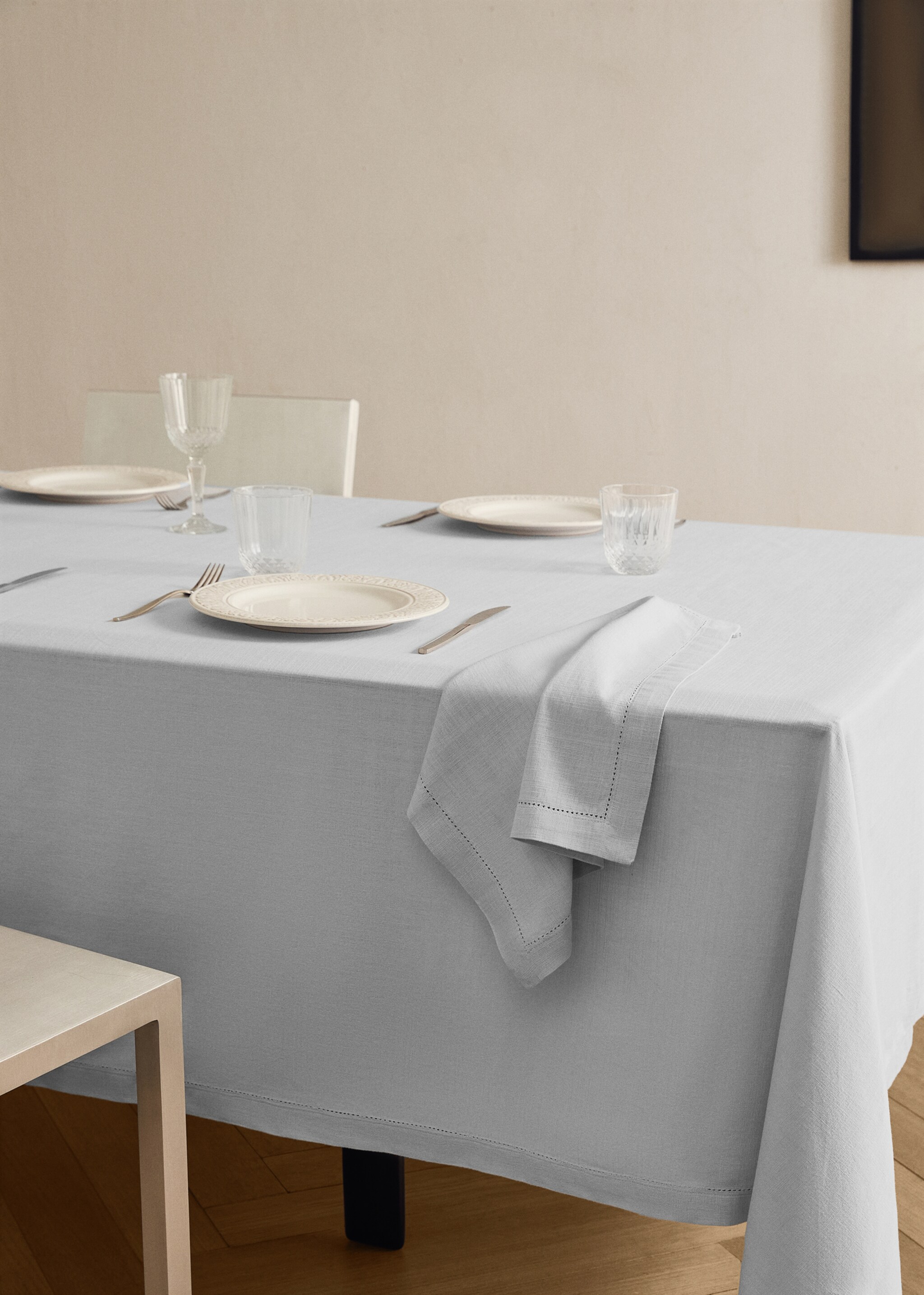 Cotton vanilla tablecloth for 6 to 8 diners - General plane, Grey. Ref: 17004148-00.