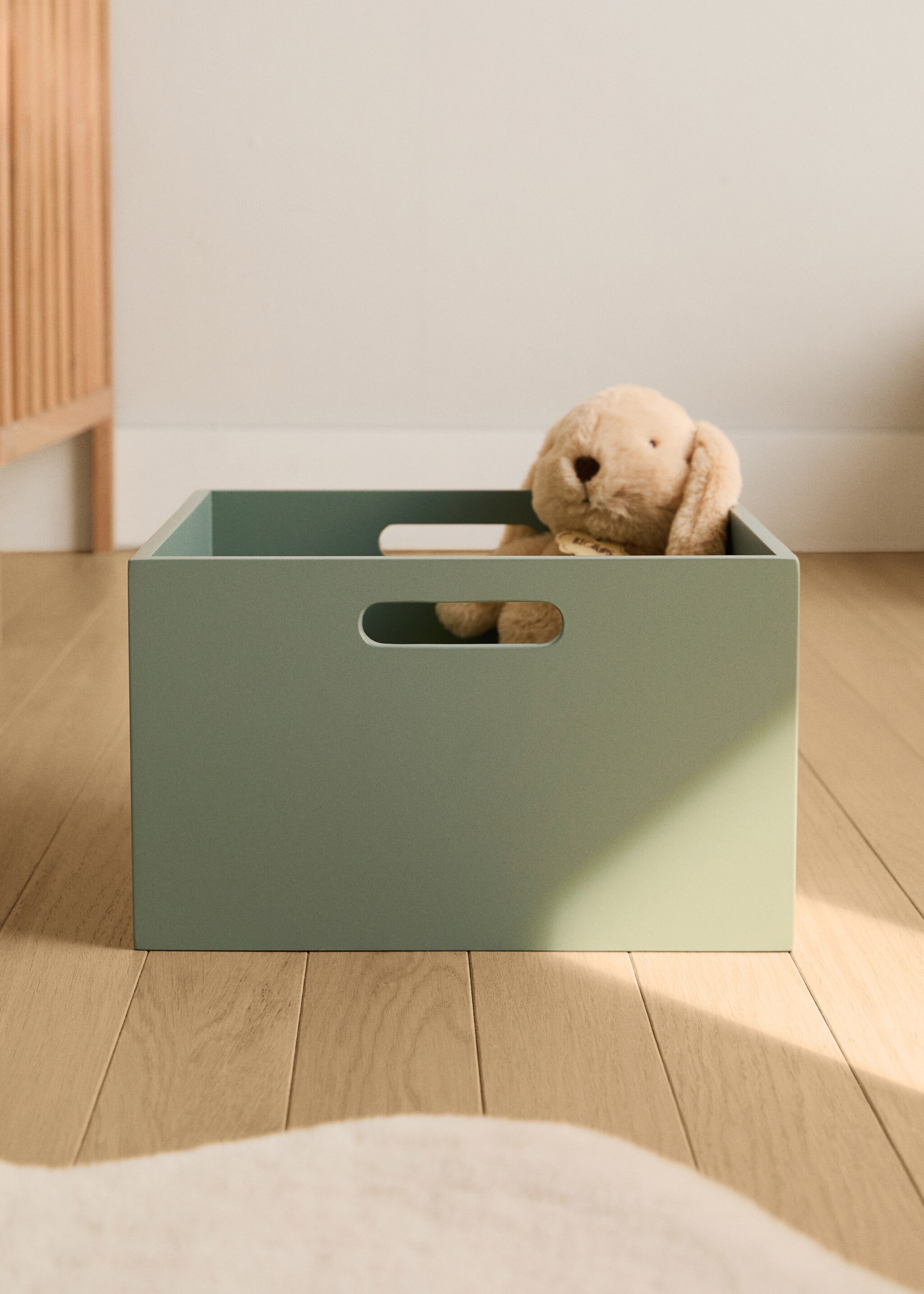 Large coloured children’s box - General plane, Pastel Green. Ref: 17004785-00.