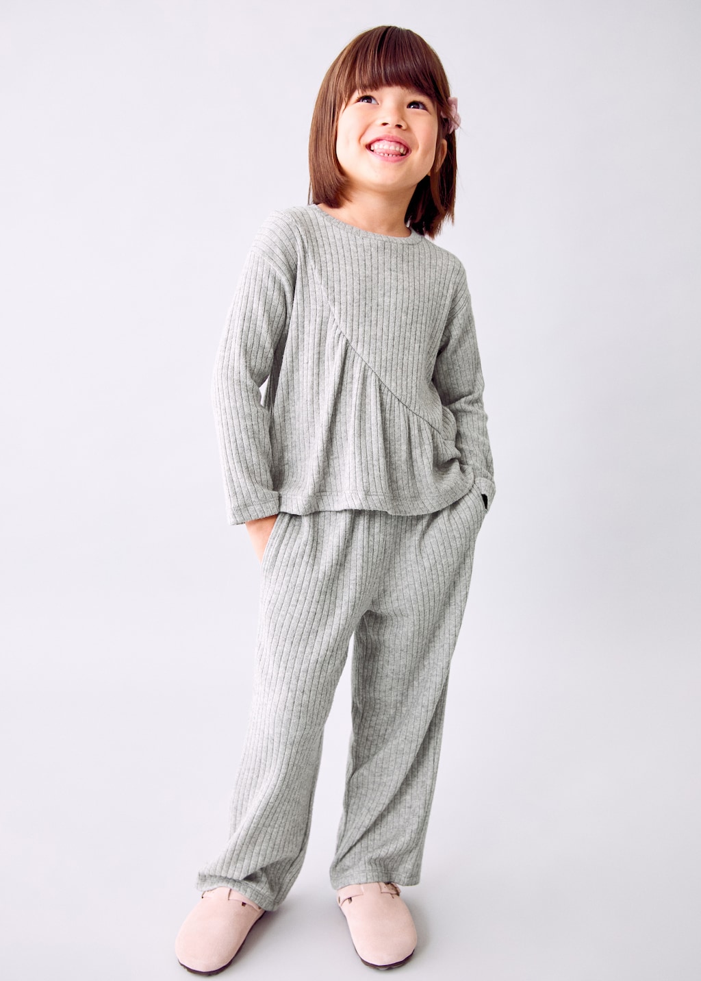 Ribbed top with ruffles