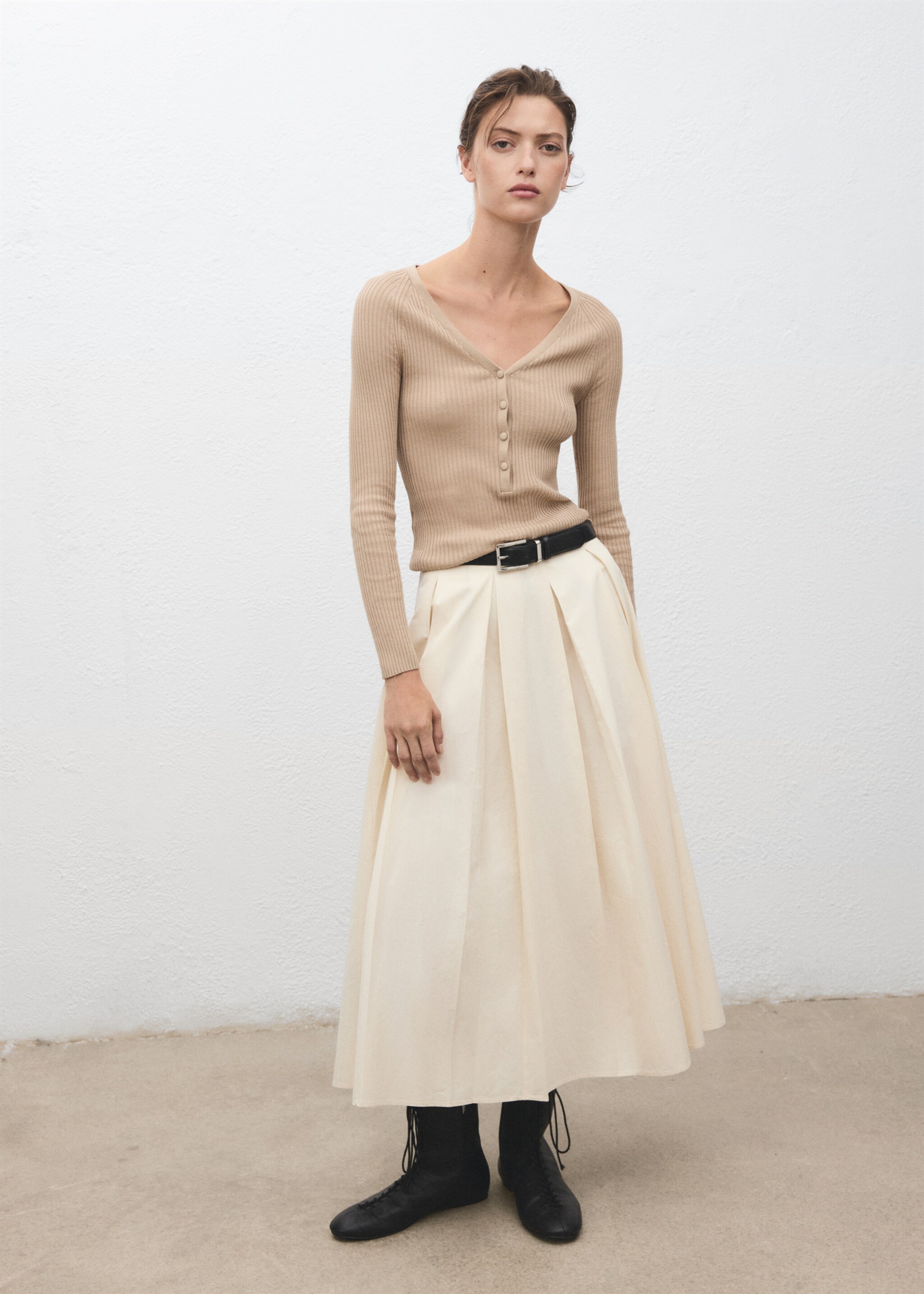 V-neck ribbed knit sweater - General plane, Light/Pastel Grey. Ref: 17005810-00.