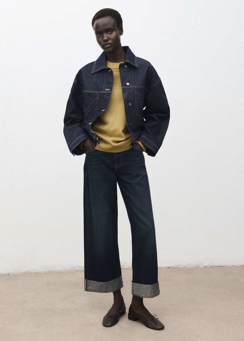 Oversized sweater with ribbed trim