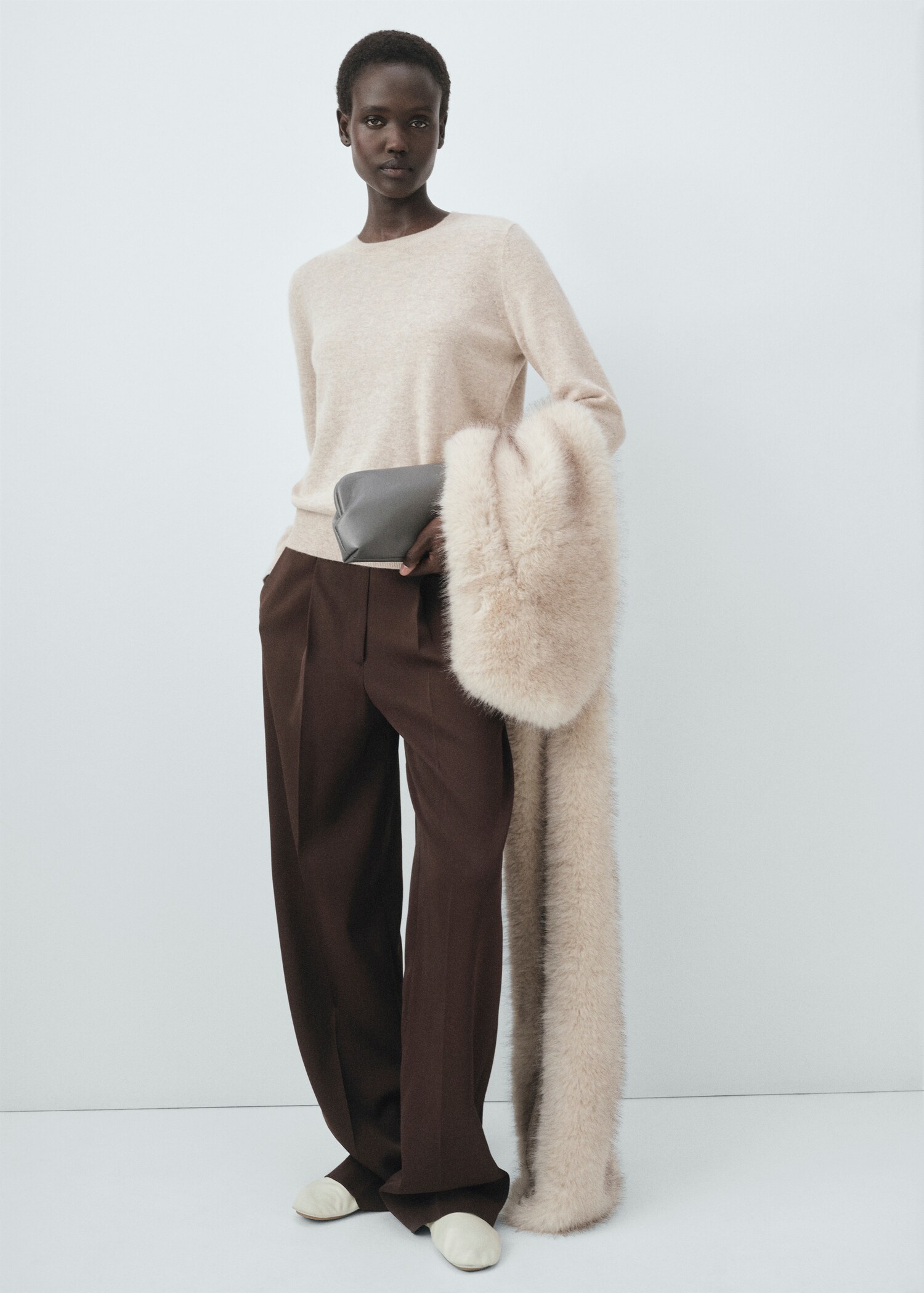 100% cashmere sweater - General plane
